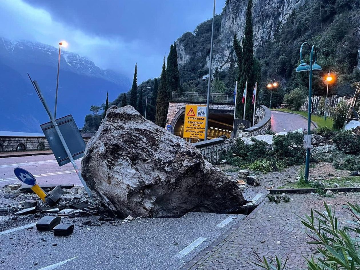 Rund 20 Kubikmeter Material lösten sich zwischen Riva del Garda und Limone.