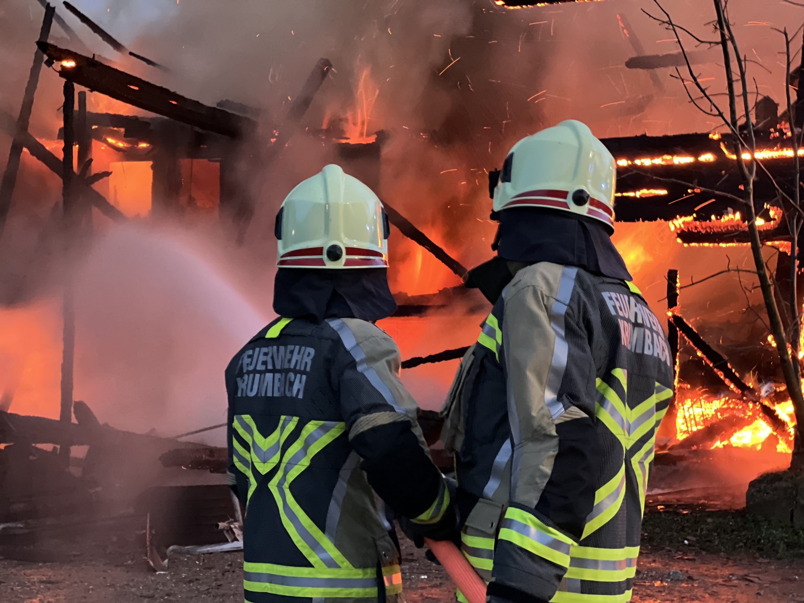 In den frühen Morgenstunden musste die Feuerwehr zu einem Großbrand in Hittisau ausrücken.