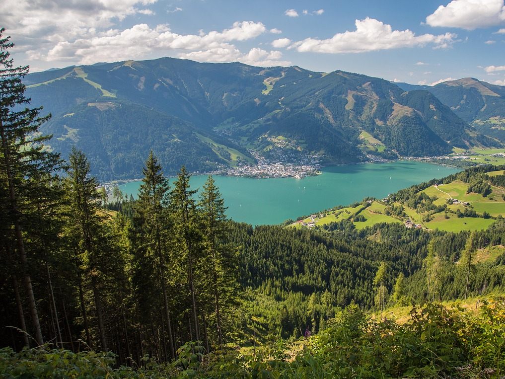 Zell am See gehört zu den 100 besten Stränden der Welt. Zell am See gehört zu den 100 besten Stränden der Welt.