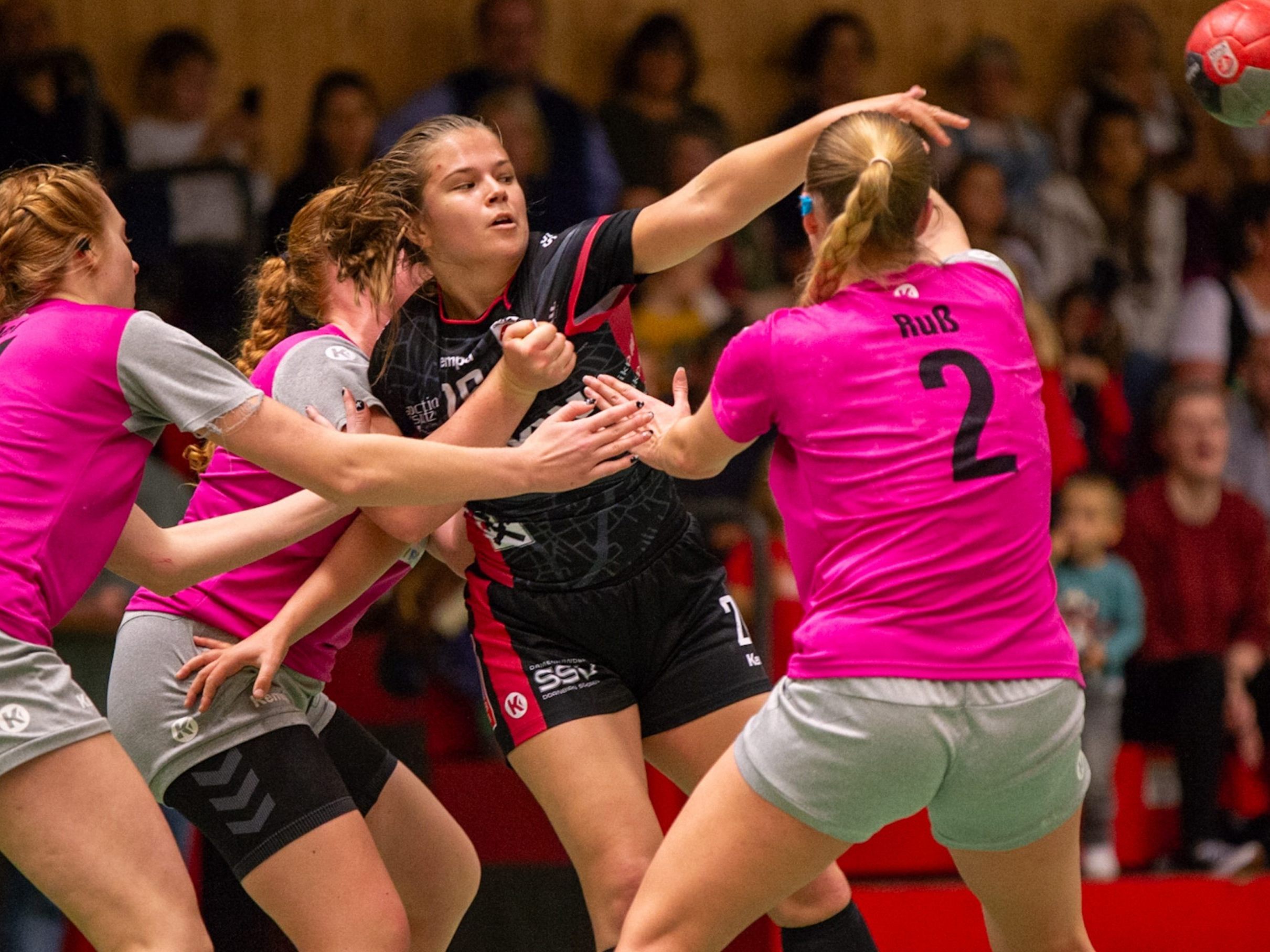 Am Ende mussten sich die SSV-Girls den Grazer Damen knapp geschlagen geben Am Ende mussten sich die SSV-Girls den Grazer Damen knapp geschlagen geben