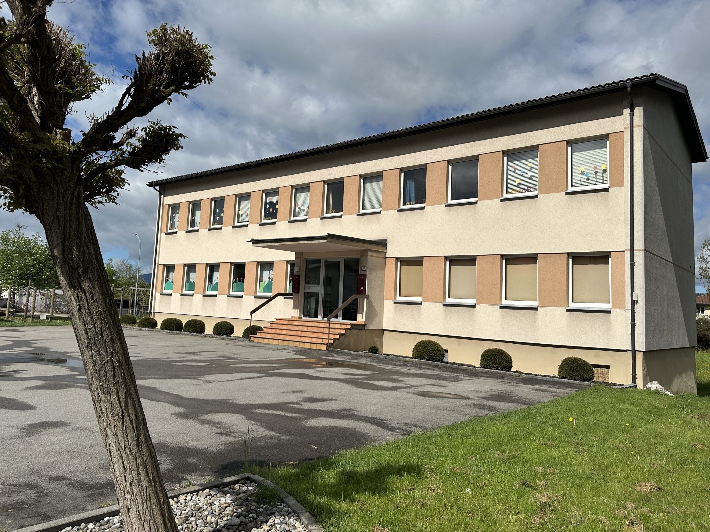 Diese Privatschule muss leider mit Ende des Schuljahres schließen. Diese Privatschule muss leider mit Ende des Schuljahres schließen.