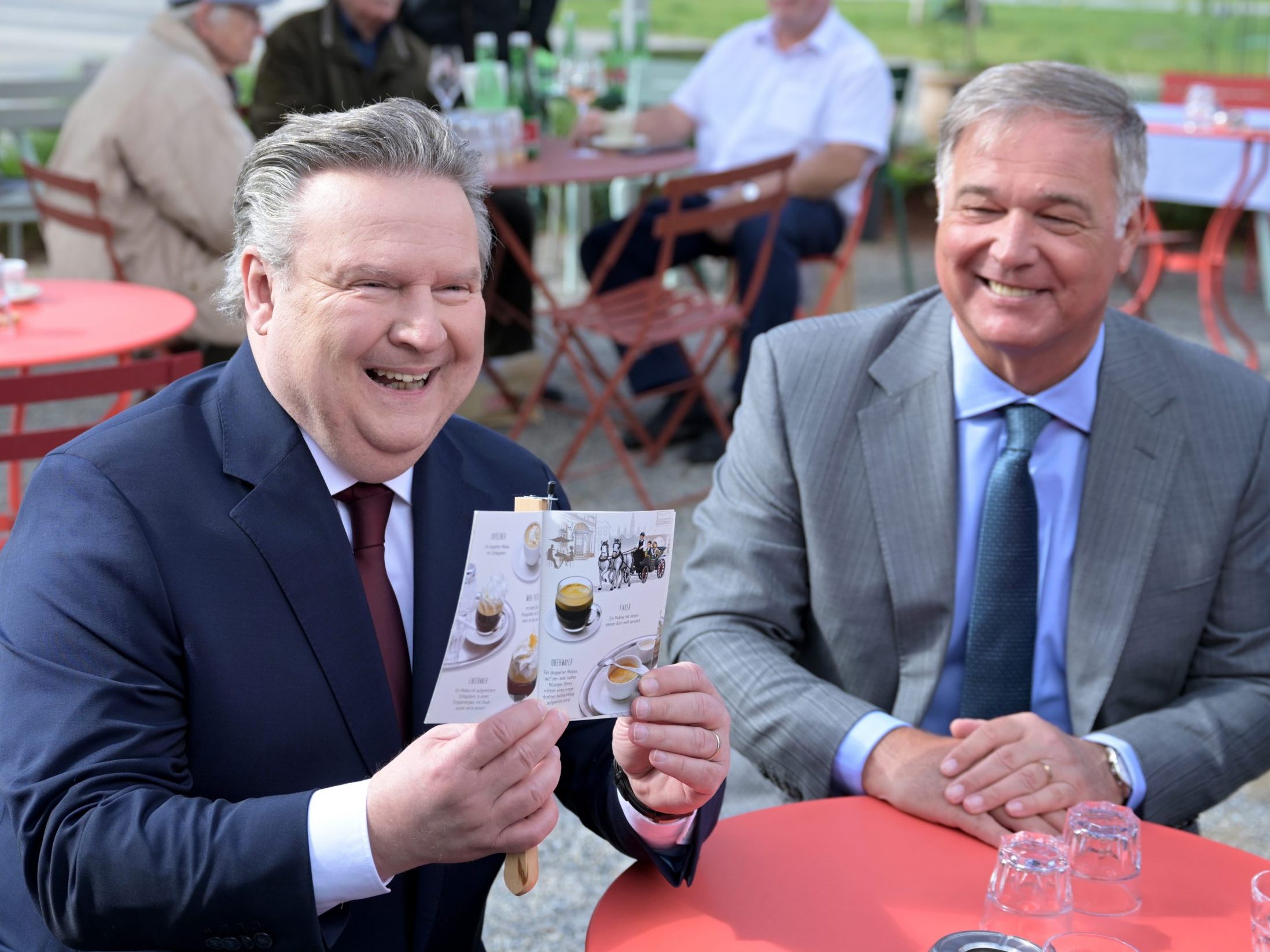 Wiens Bürgermeister Ludwig und Walter Ruck im Rahmen des "Frühlingserwachen in den Schanigärten 2024". Wiens Bürgermeister Ludwig und Walter Ruck im Rahmen des "Frühlingserwachen in den Schanigärten 2024".
