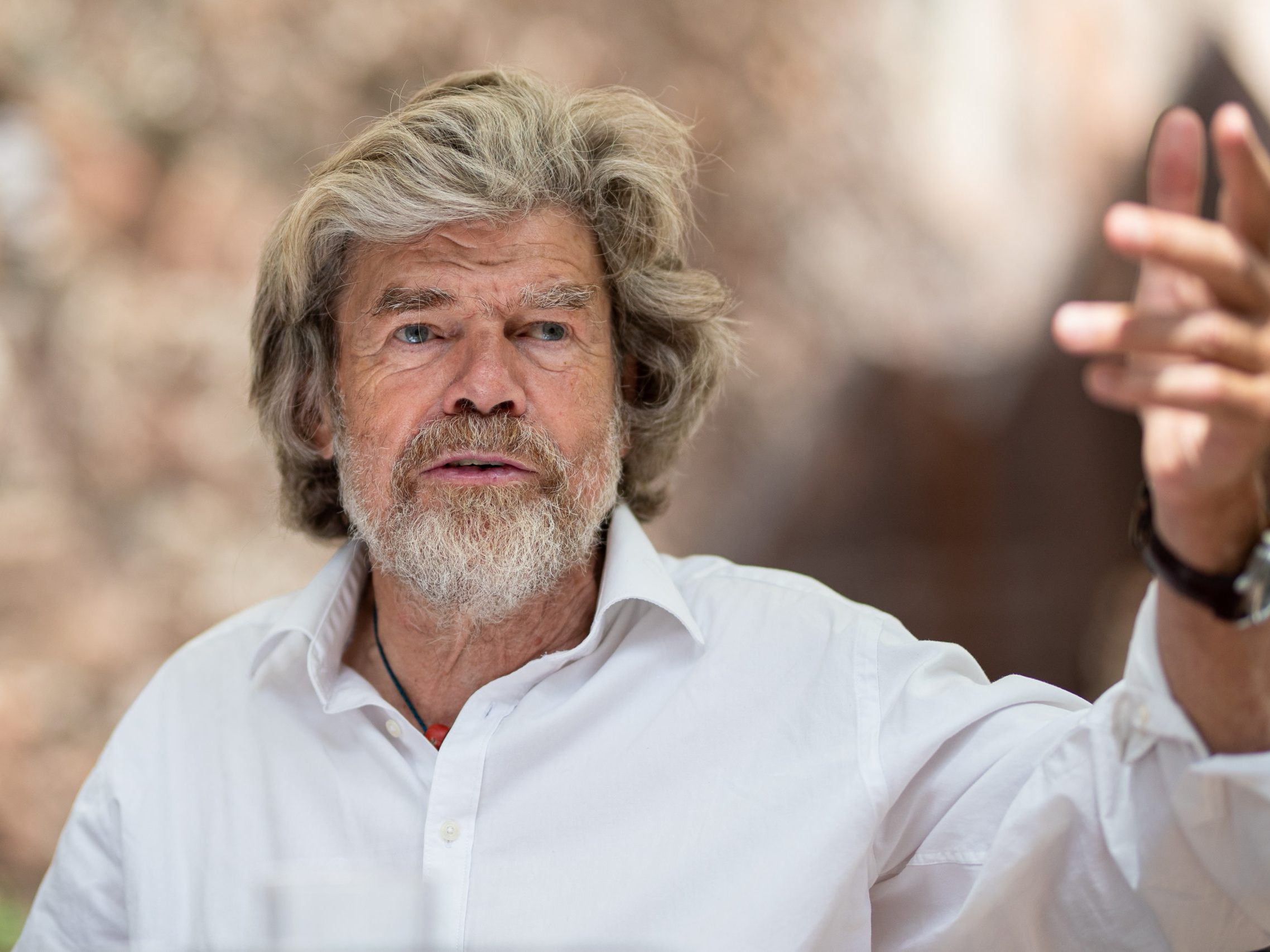 Messner neuen Gipfelkreuzen gegenüber abgeneigt. Messner neuen Gipfelkreuzen gegenüber abgeneigt.