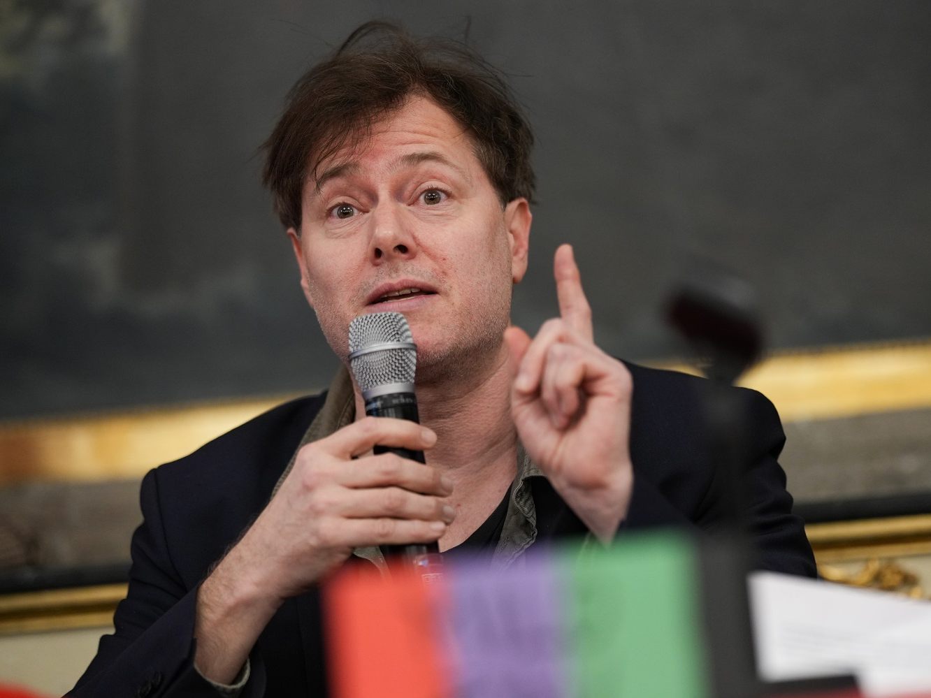 Die Wiener Festwochen 2024 sind nicht mehr weit entfernt. Im Bild: Milo Rau. Die Wiener Festwochen 2024 sind nicht mehr weit entfernt. Im Bild: Milo Rau.