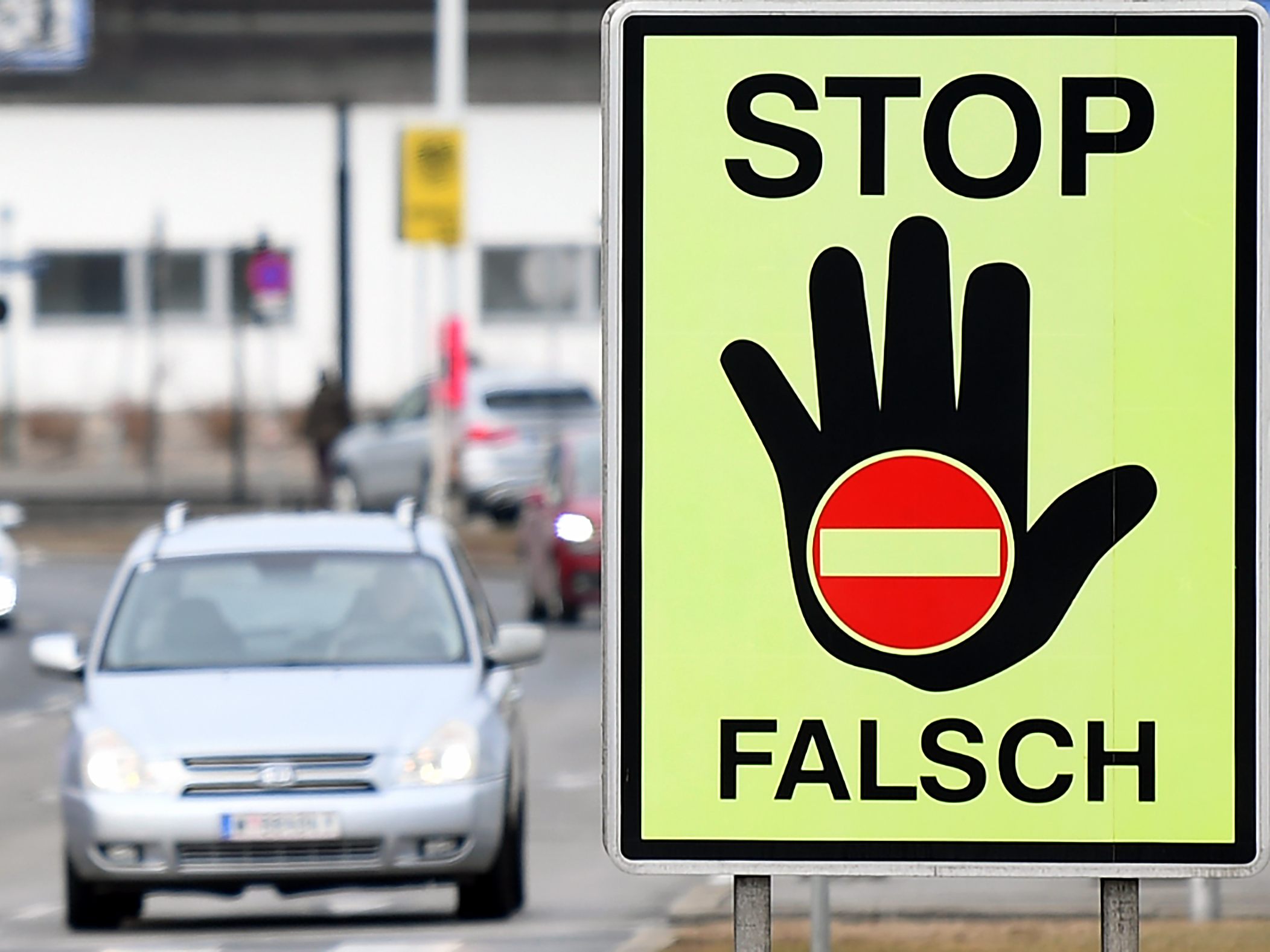 Die Polizei stoppte den Alko-Lenker, der zum Geisterfahrer wurde.
