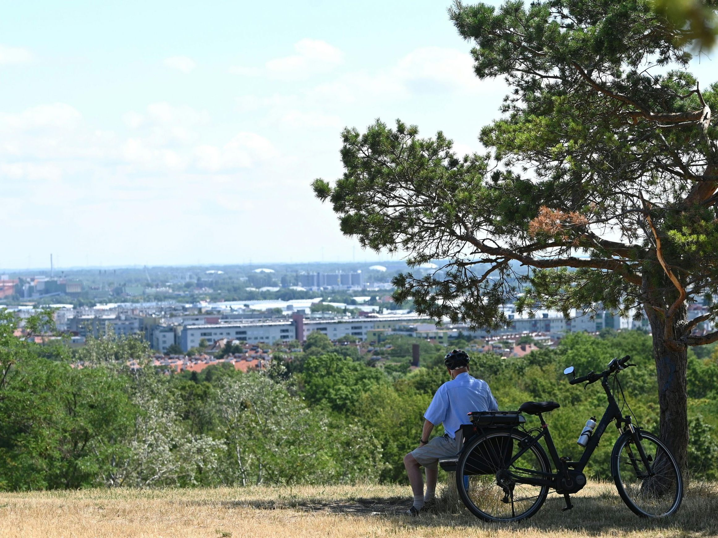 Das Wetter zeigt sich ab dem Wochenende wieder deutlich wärmer. Das Wetter zeigt sich ab dem Wochenende wieder deutlich wärmer.