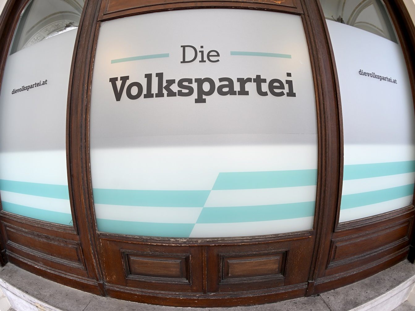 Ein ÖVP-Logo in Wien.
