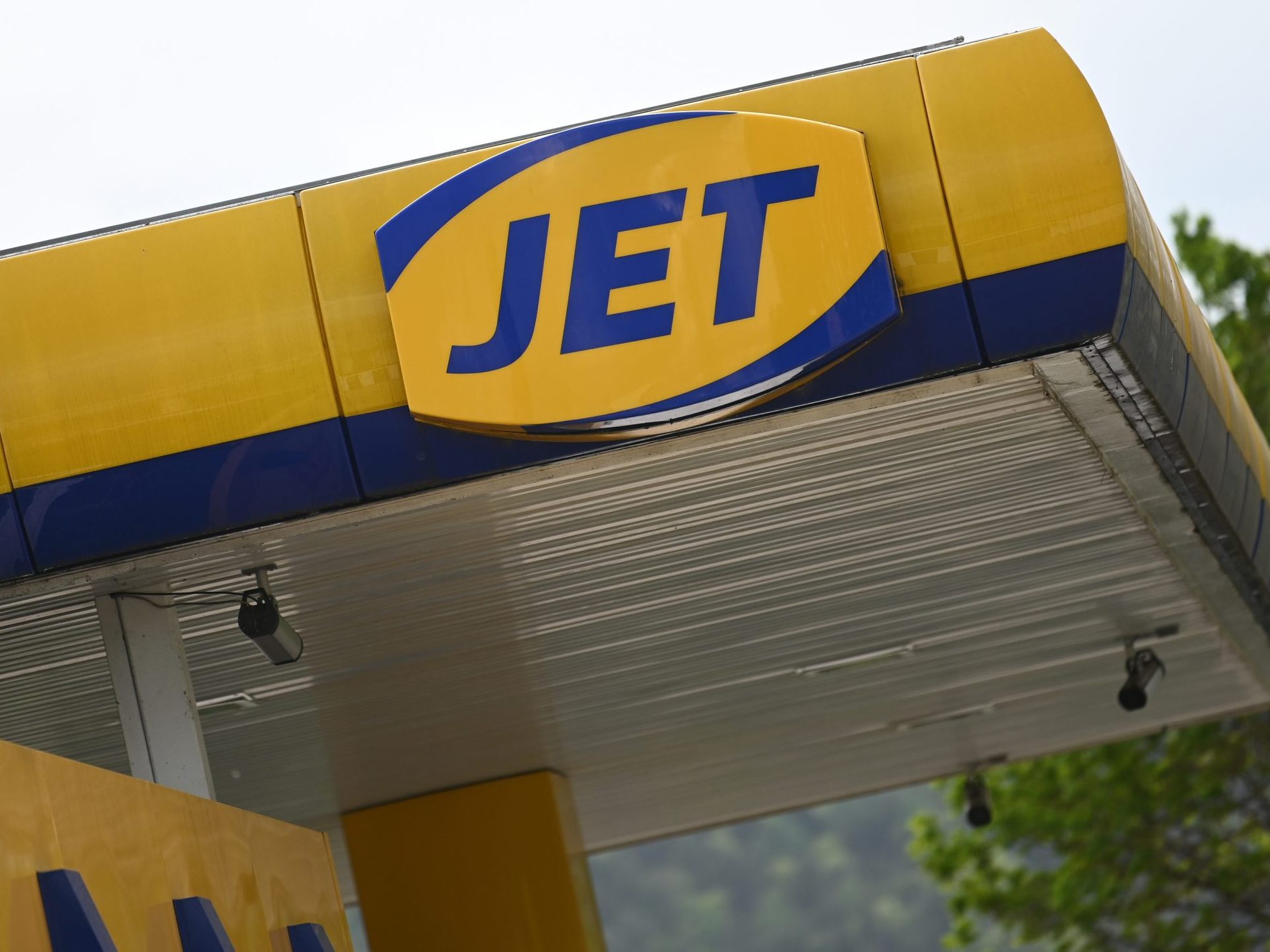 Der US-Mutterkonzern verkauft alle 162 JET-Tankstellen in Österreich.