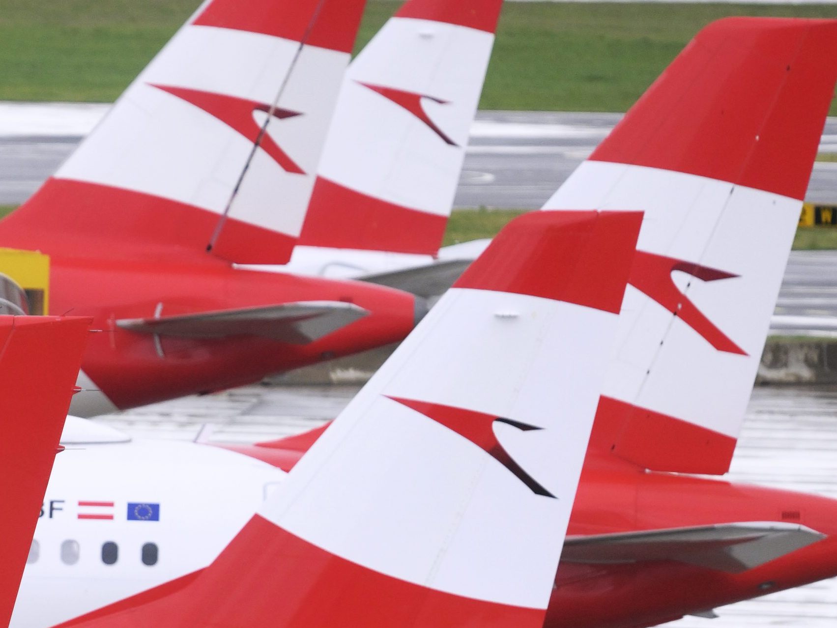 Untersuchungen nach dem Unfall mit einer AUA-Maschine in Schwechat laufen.