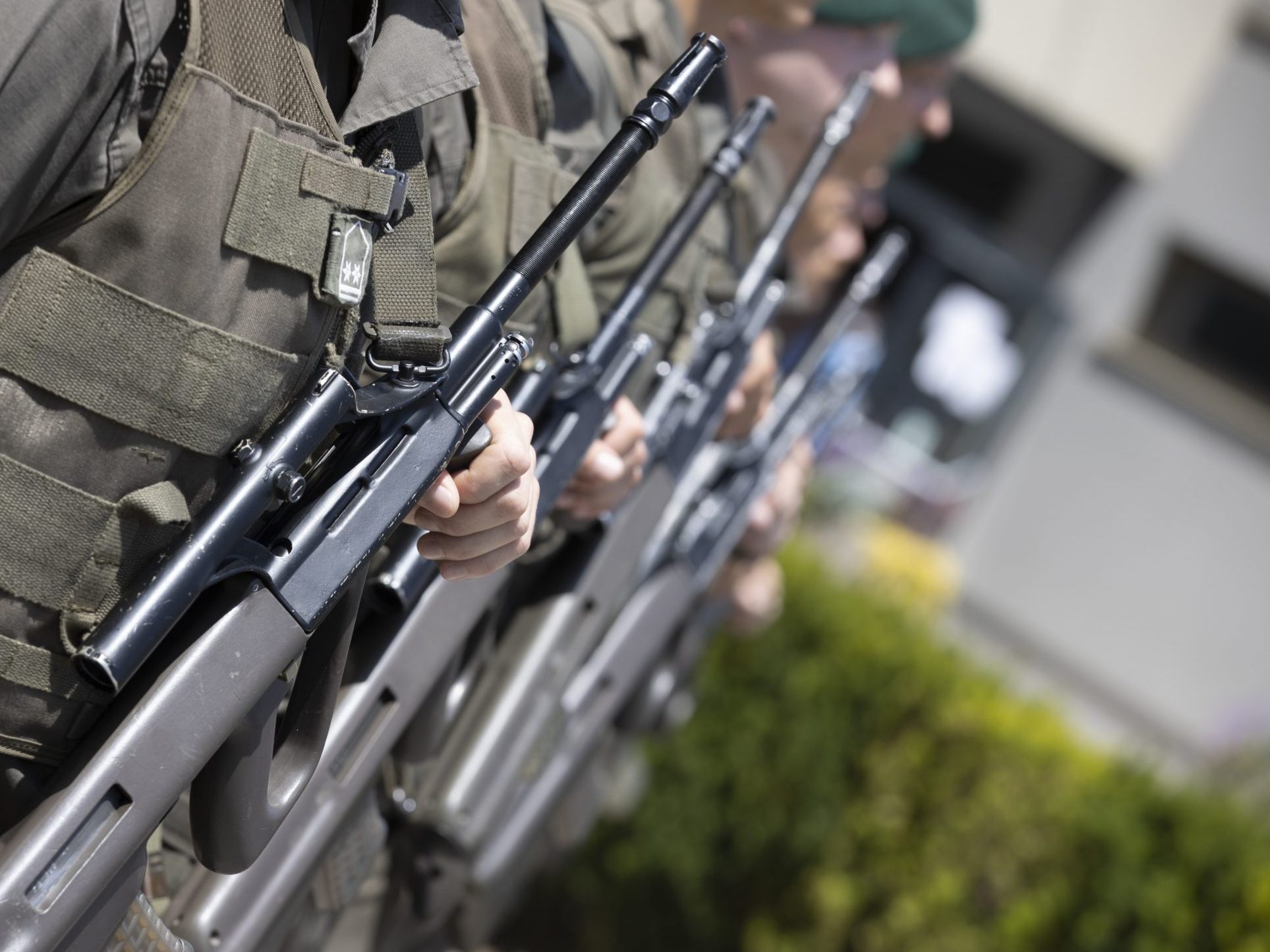 Zwei Bundesheersoldaten wurden bei einer Übung in Kärnten verletzt. Zwei Bundesheersoldaten wurden bei einer Übung in Kärnten verletzt.