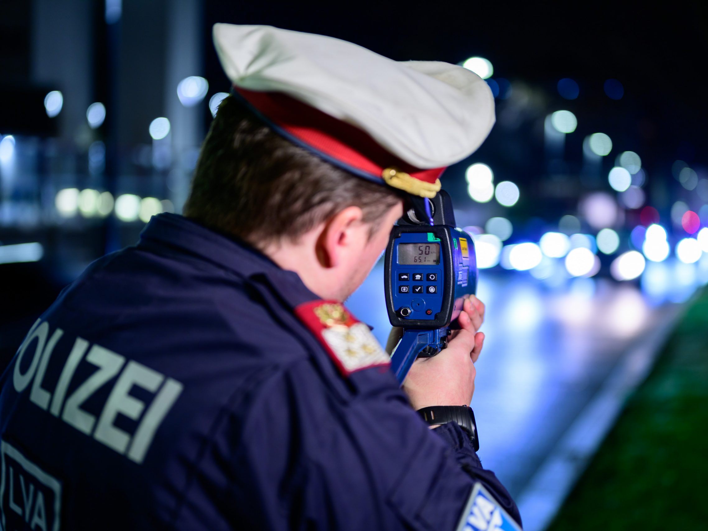 Ein Probeführerscheinbesitzer wurde mit 136 km/h im Ortsgebiet gemessen.