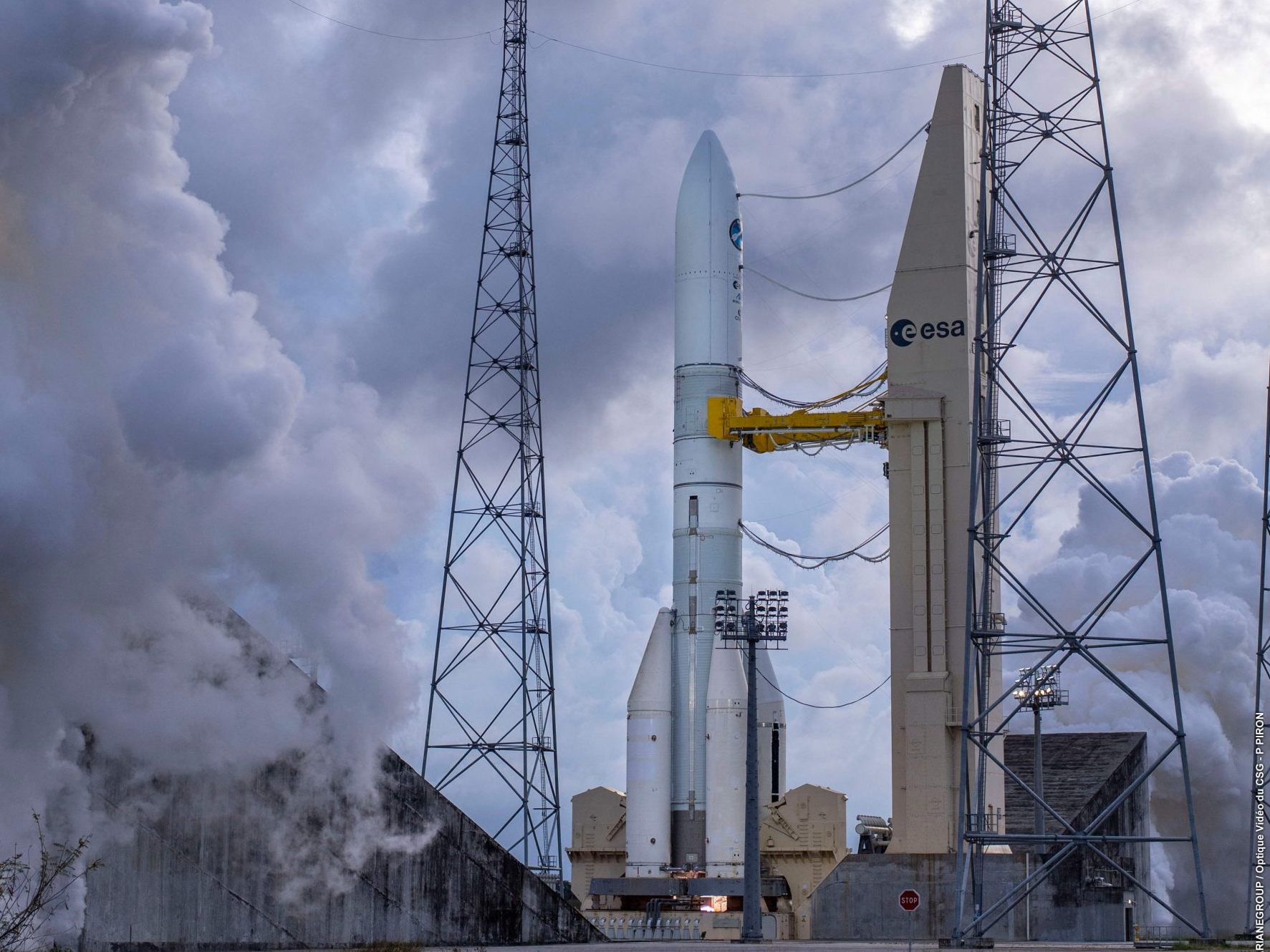 ESA-Chef Aschbacher: Der "Ariane 6"-Starttermin kommt "in wenigen Tagen".
