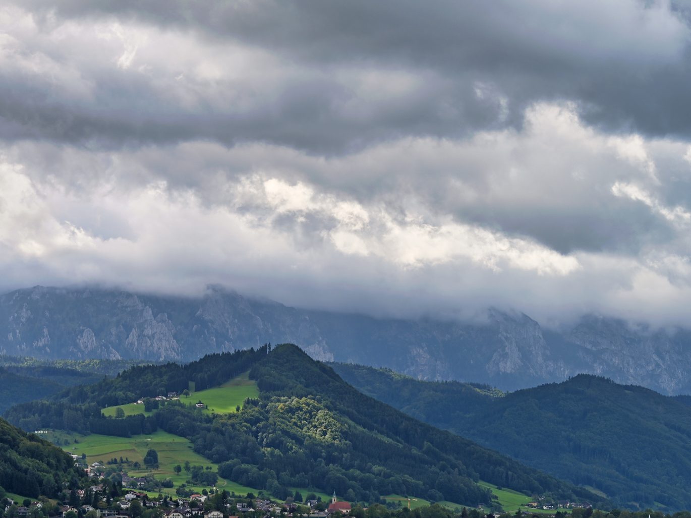 Die kühle Wetterphase bleibt in Österreich weiterhin bestehen. Die kühle Wetterphase bleibt in Österreich weiterhin bestehen.