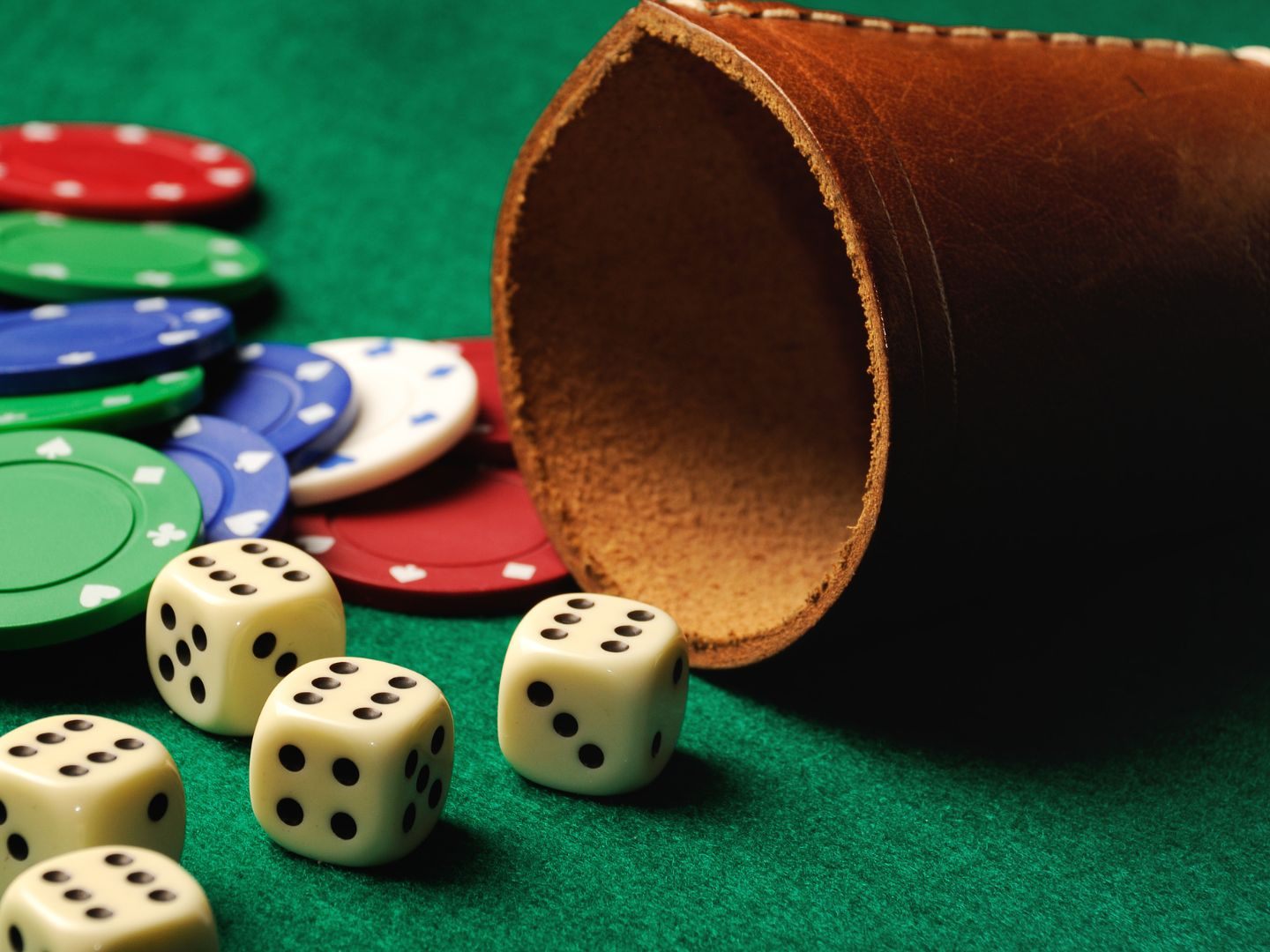 Beim Würfelpoker kam es zur brutalen Messerattacke.