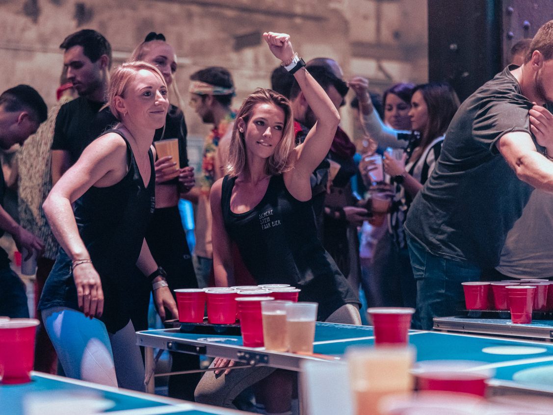In Wien findet die weltgrößte Beer Pong Party statt. In Wien findet die weltgrößte Beer Pong Party statt.