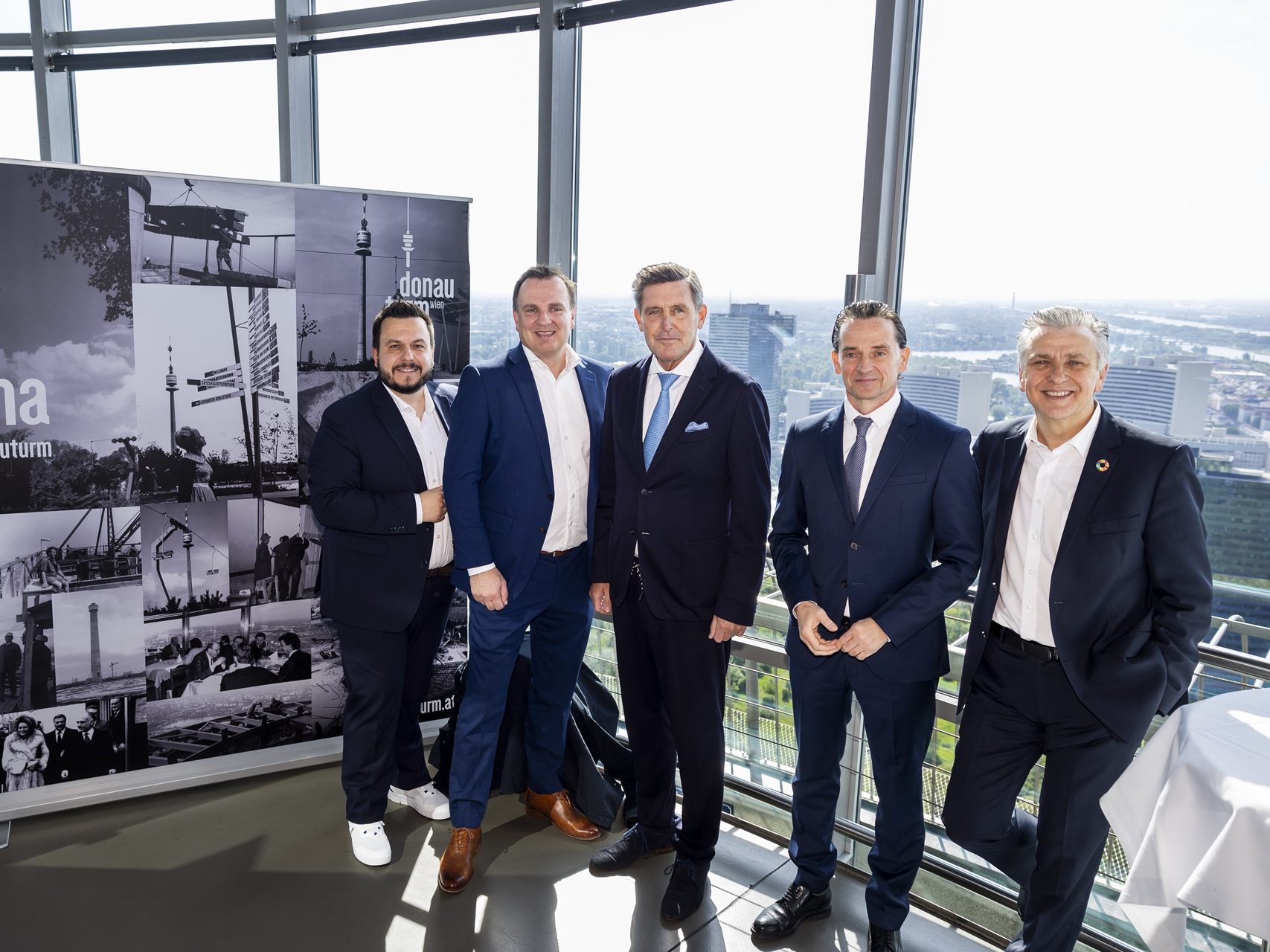 Rund 23 Millionen Menschen haben den Donauturm seit seiner Eröffnung 1964 besucht. Rund 23 Millionen Menschen haben den Donauturm seit seiner Eröffnung 1964 besucht.