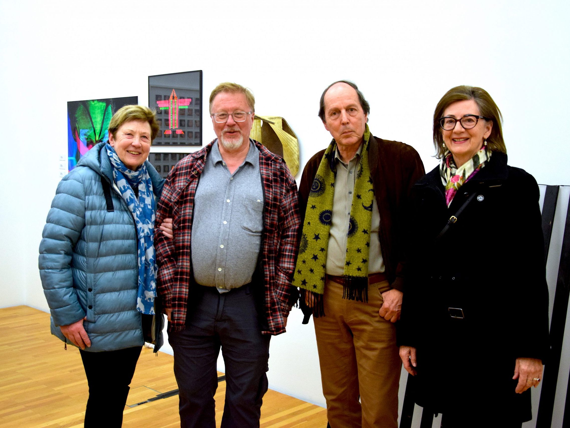 Unter den Besuchern der Vernissage im Kunstraum Remise in Bludenz befanden sich Edda Mangeng, Komponist Georg Friedrich Haas, Rechtsanwalt Michael Konzett und Monika Petter (von links).
