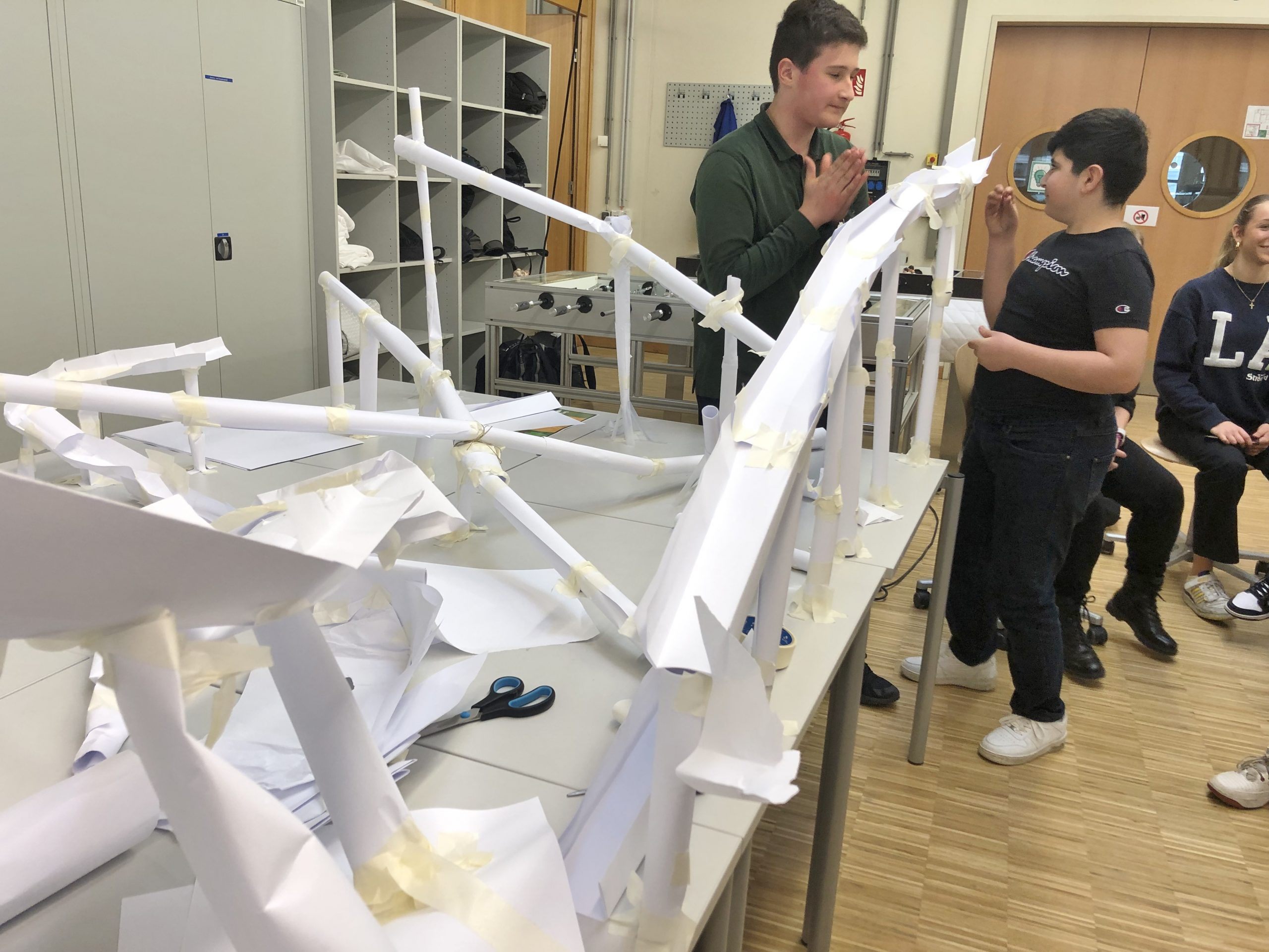 Die Gäste aus der MS Lustenauerstraße hatten viel Spaß bei den Workshops und erhielten spannende Einblicke. Die Gäste aus der MS Lustenauerstraße hatten viel Spaß bei den Workshops und erhielten spannende Einblicke.
