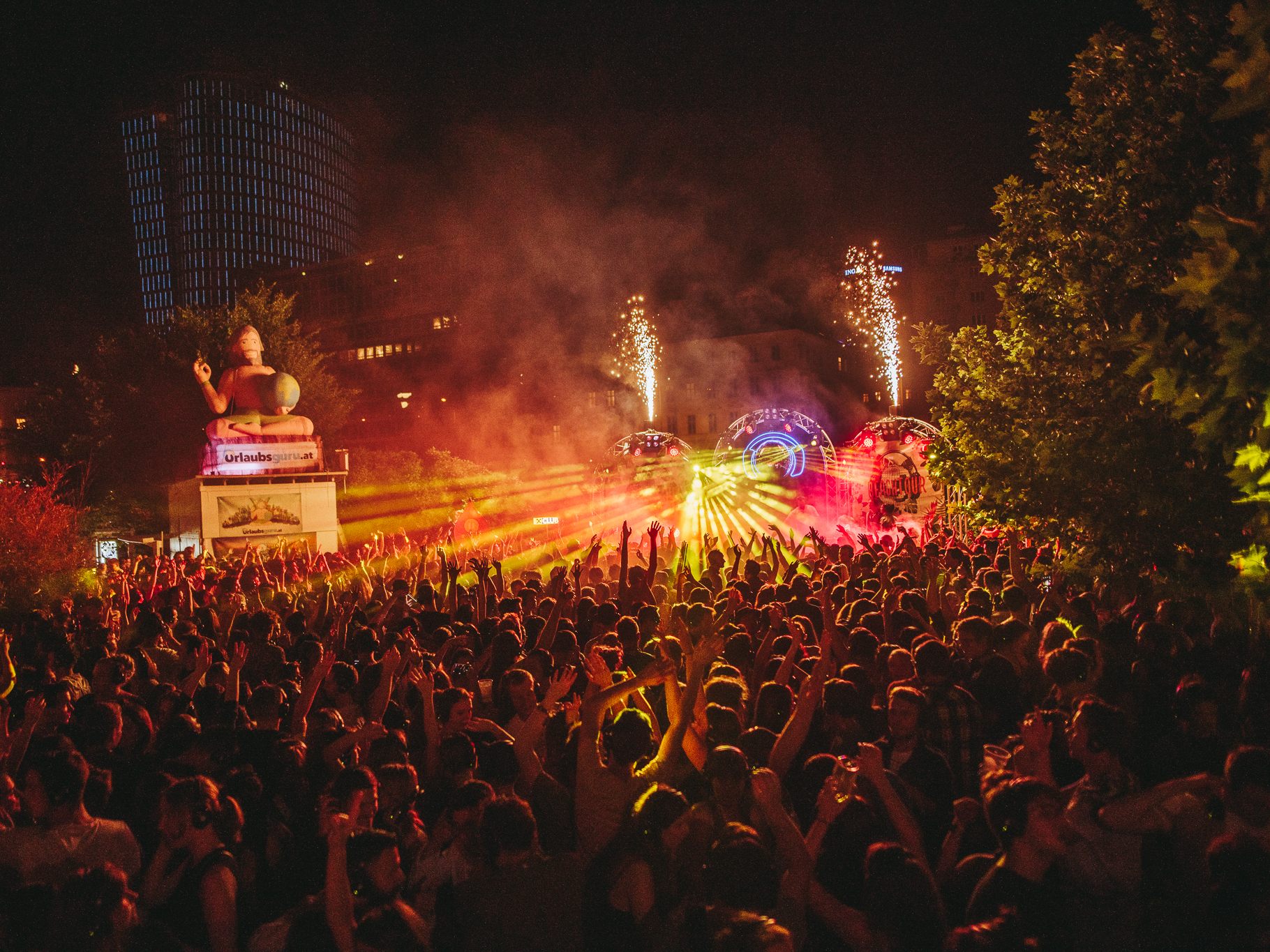 Die Silent Disco Beachtour geht in die nächste Runde. Die Silent Disco Beachtour geht in die nächste Runde.