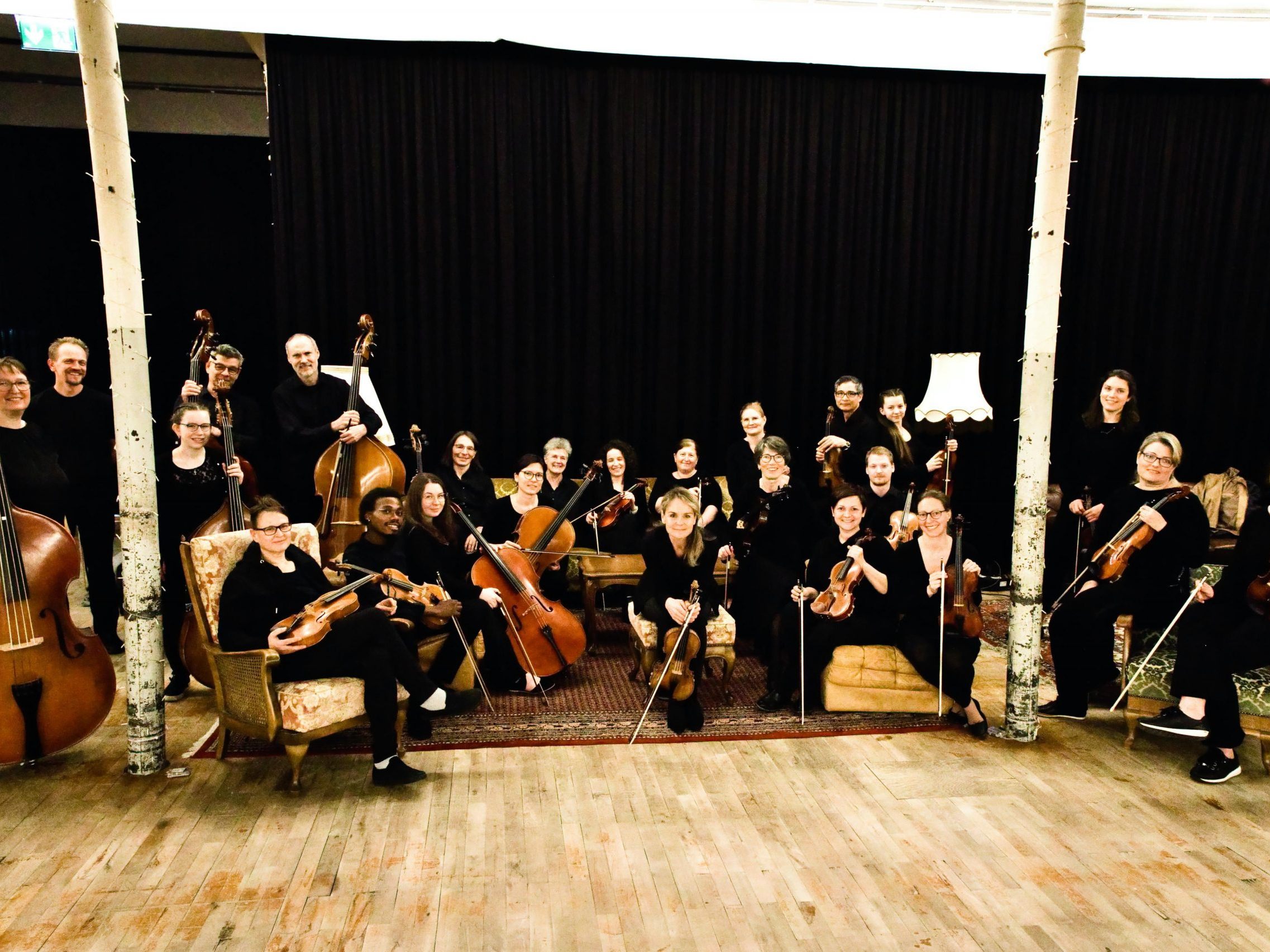 Das Städtische Orchester Bludenz vor seinem Auftritt im Spinnsaal der Fabrik Klarenbrunn