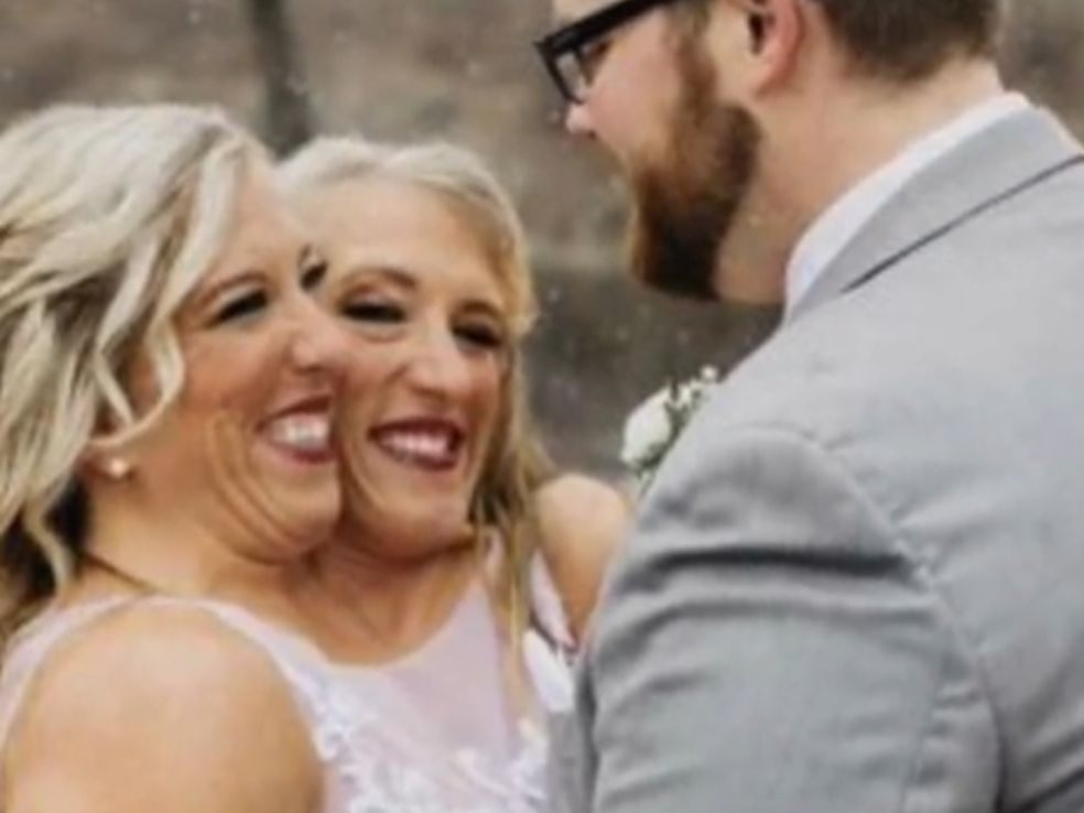 Abby hat geheiratet.