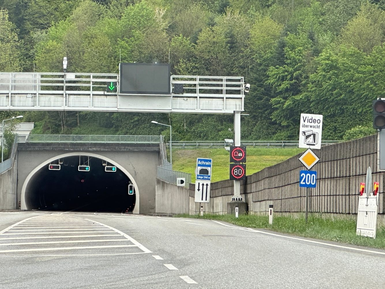 Der Achraintunnel bleibt zu.