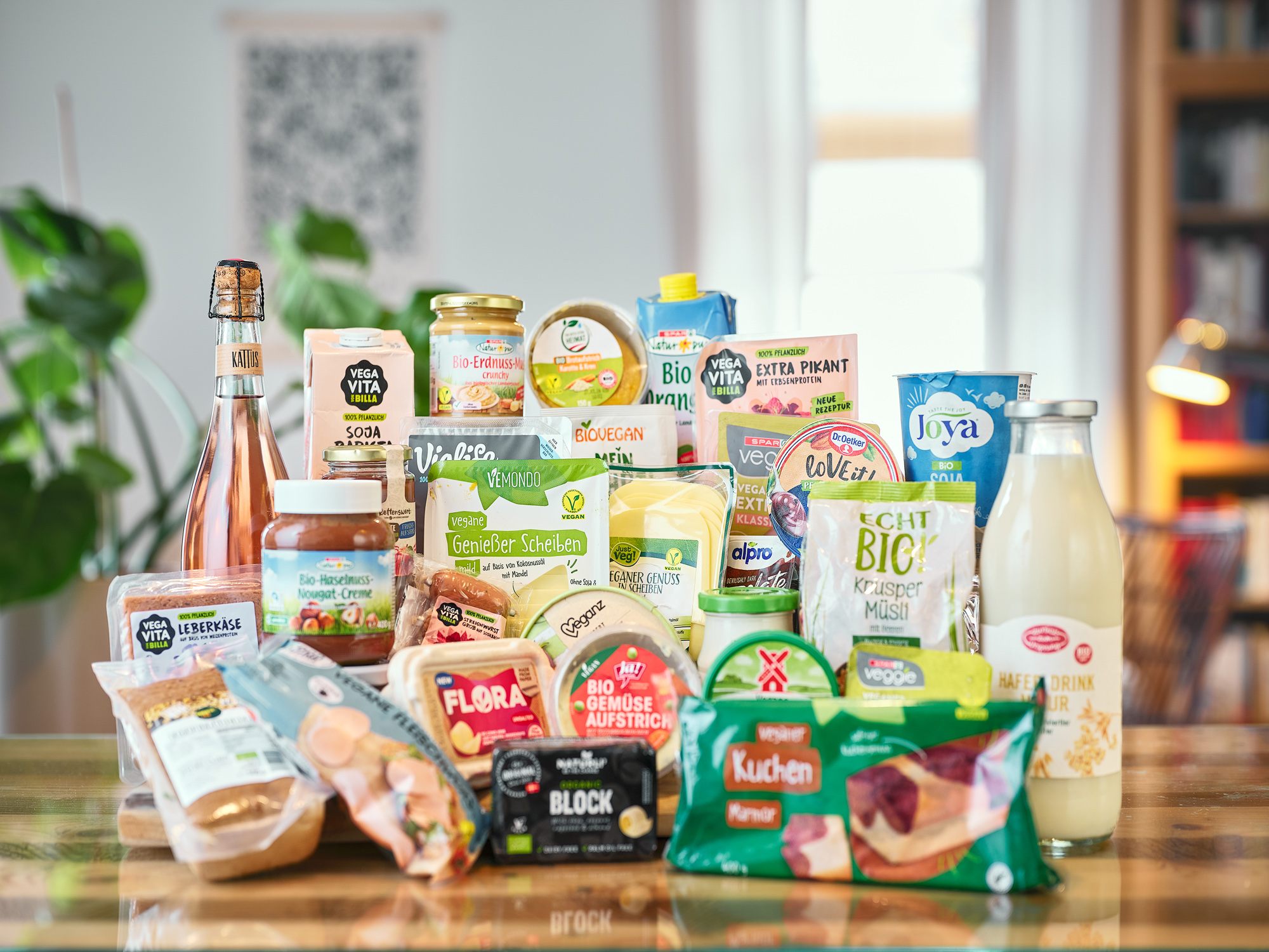 Greenpeace hat sich das Veggie-Frühstück vorgenommen und das Supermarkt-Sortiment an pflanzlichen Produkten überprüft. Greenpeace hat sich das Veggie-Frühstück vorgenommen und das Supermarkt-Sortiment an pflanzlichen Produkten überprüft.