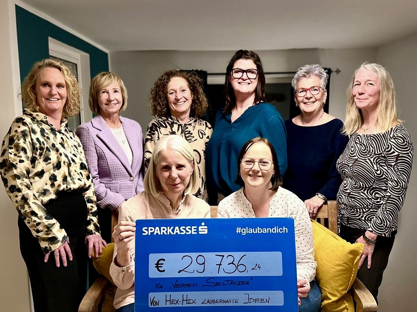 Monika Petter, Hilde Hagen, Angelika Diem, Tatjana Luger, Conny Gstöhl, Christine Reiter mit Brigitte Sprenger und Daniela Bechter (Verein Seiltänzer).