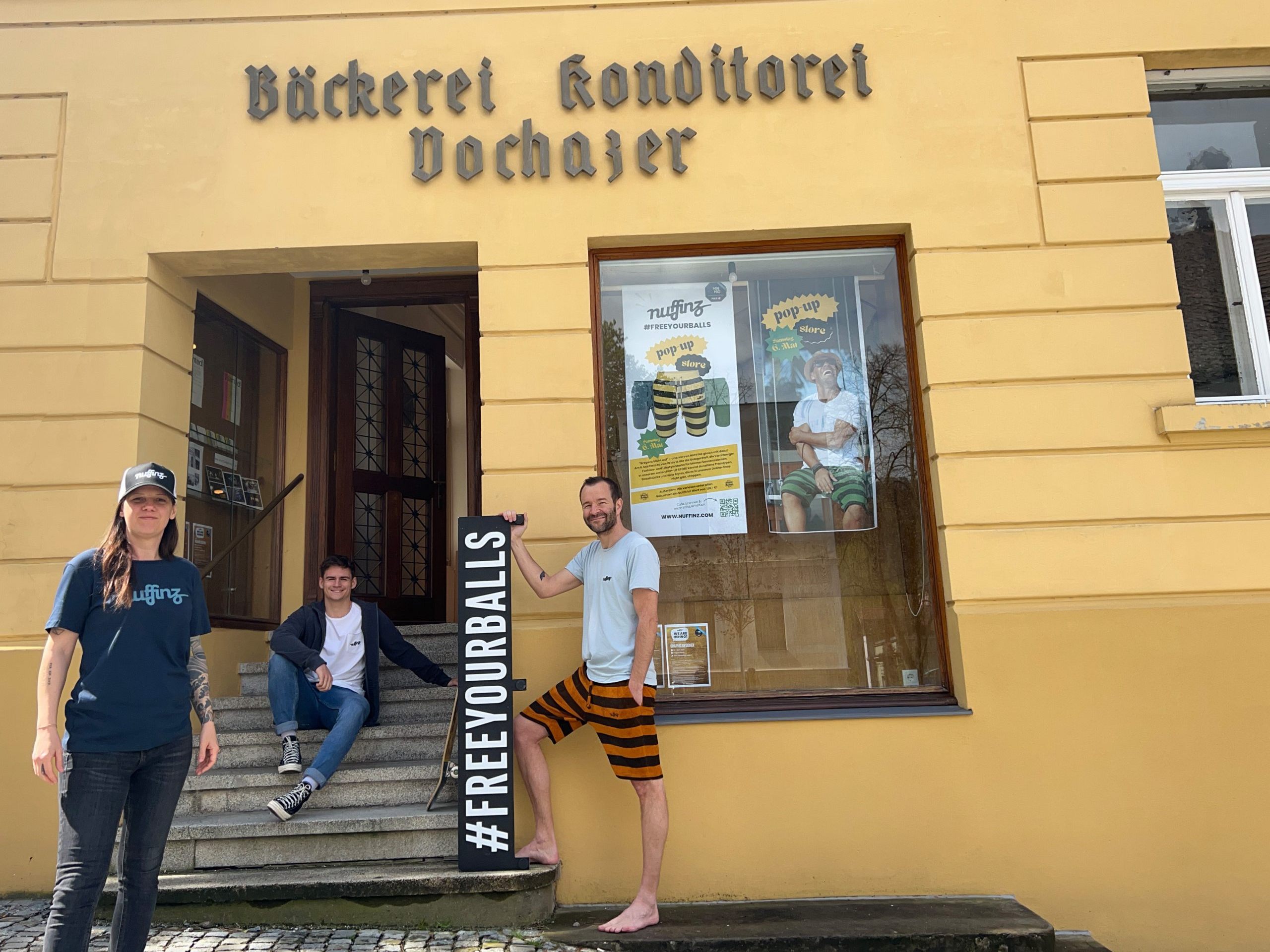 Das Nuffinz-Team rundum Andreas Gähwiler mit Bürgermeister Michael Ritsch und Robert S. Salant (Stadtmarketing Bregenz).