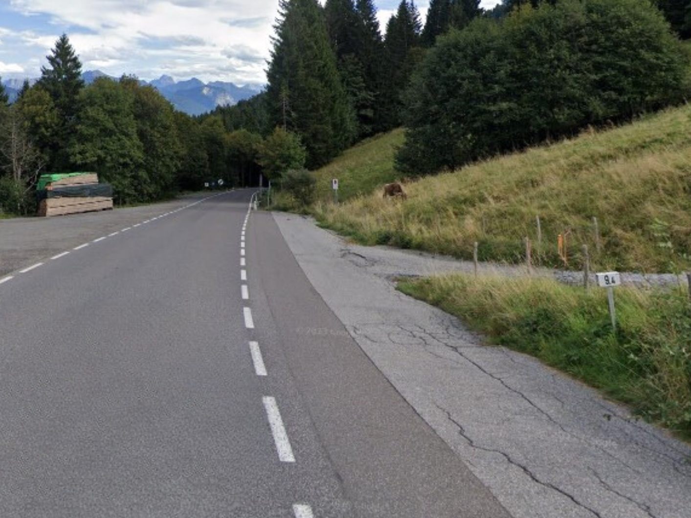 Der Pkw der 25-Jährigen wurde erheblich beschädigt. (Symbolbild)