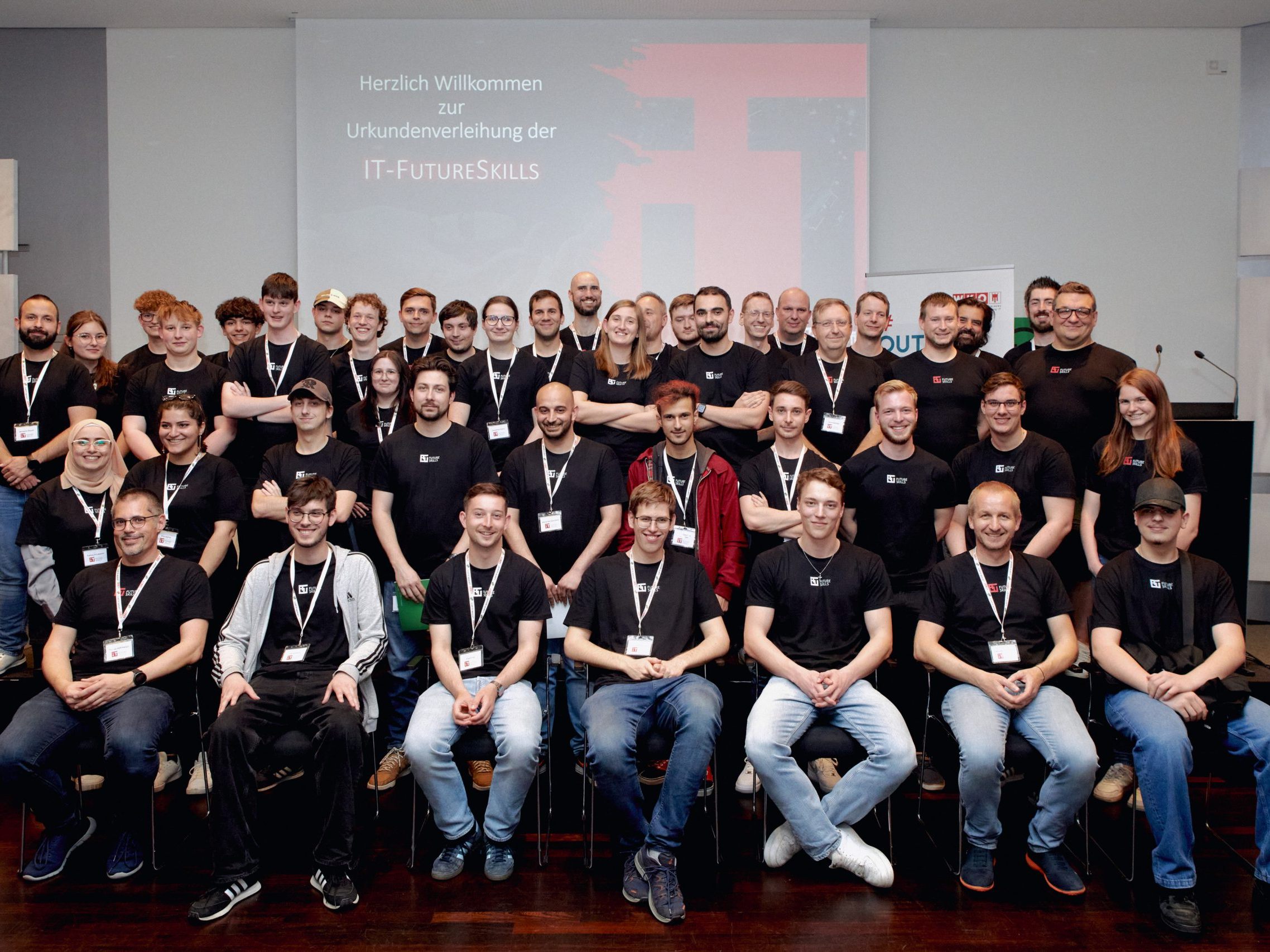 Alle Teilnehmer:innen der IT Future Skills 2024 Alle Teilnehmer:innen der IT Future Skills 2024