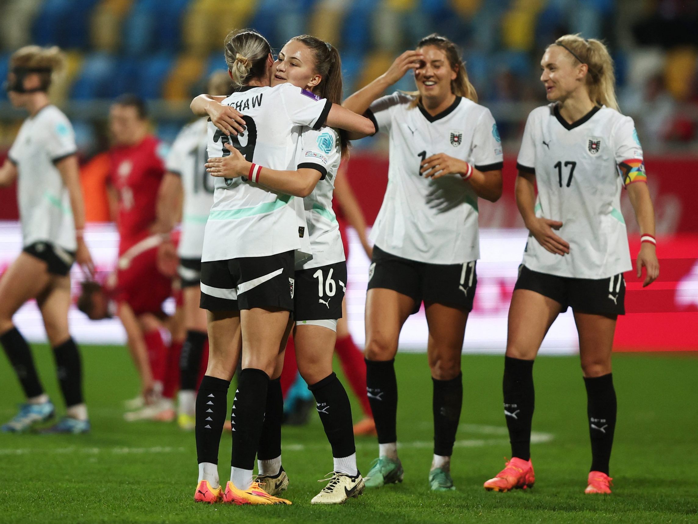 Die ÖFB-Frauen wollen in der EM-Quali gegen Island jubeln.
