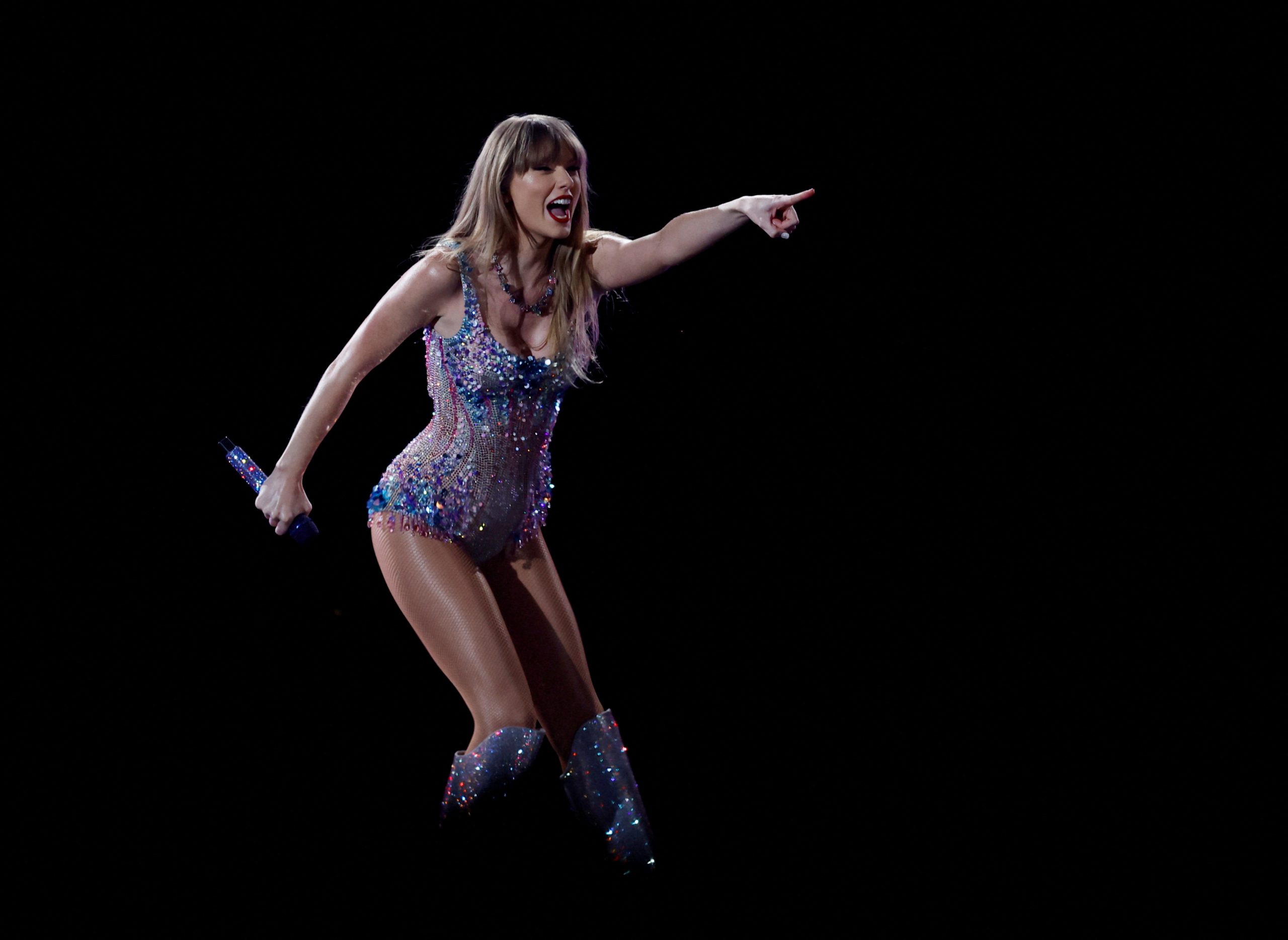 Sängerin Taylor Swift tritt bei ihrem Konzert der internationalen "The Eras Tour" in Tokio, Japan, am 7. Februar 2024 auf.