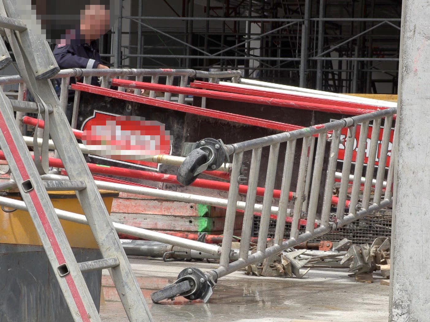 Ein Arbeiter wurde auf einer Baustelle in Andelsbuch verletzt.