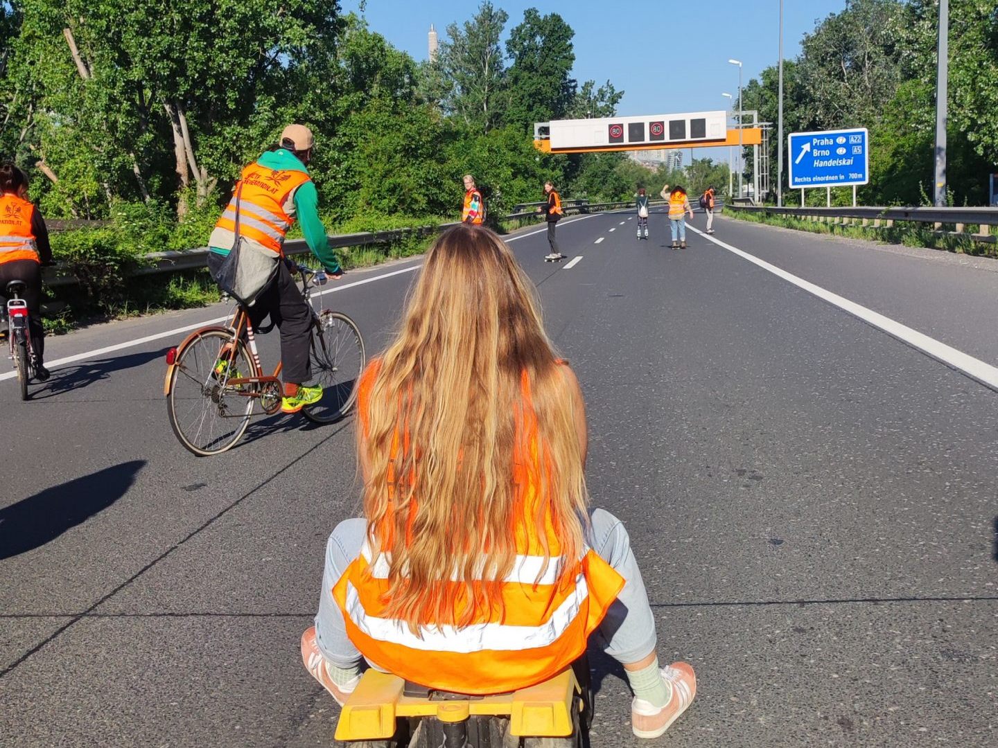Die "Letzte Generation" war am Freitag erneut aktiv. Blockiert wurde der Verkehr auf der A4. Die "Letzte Generation" war am Freitag erneut aktiv. Blockiert wurde der Verkehr auf der A4.