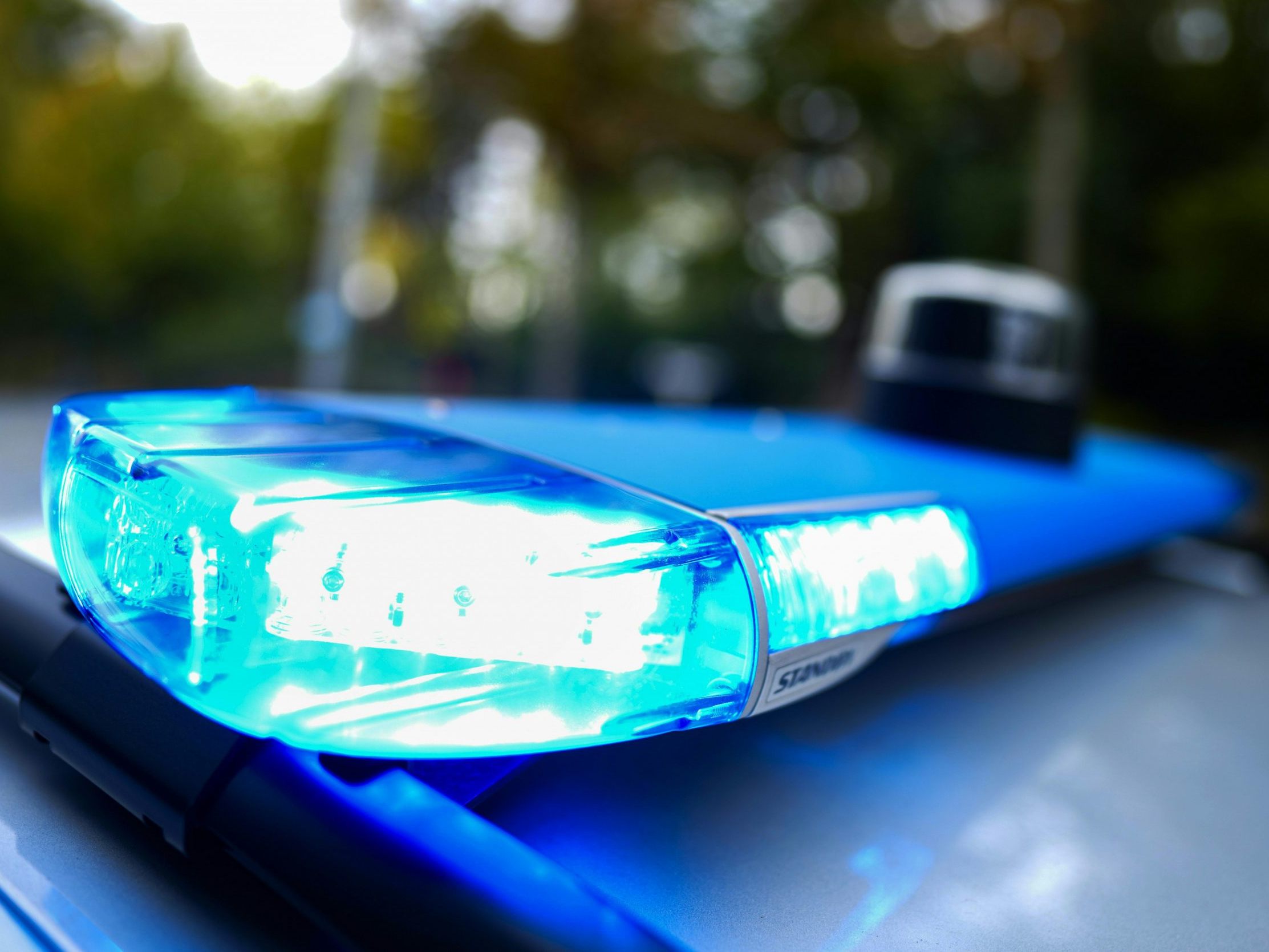 Bei dem Einsatz wurden zwei Polizisten verletzt.