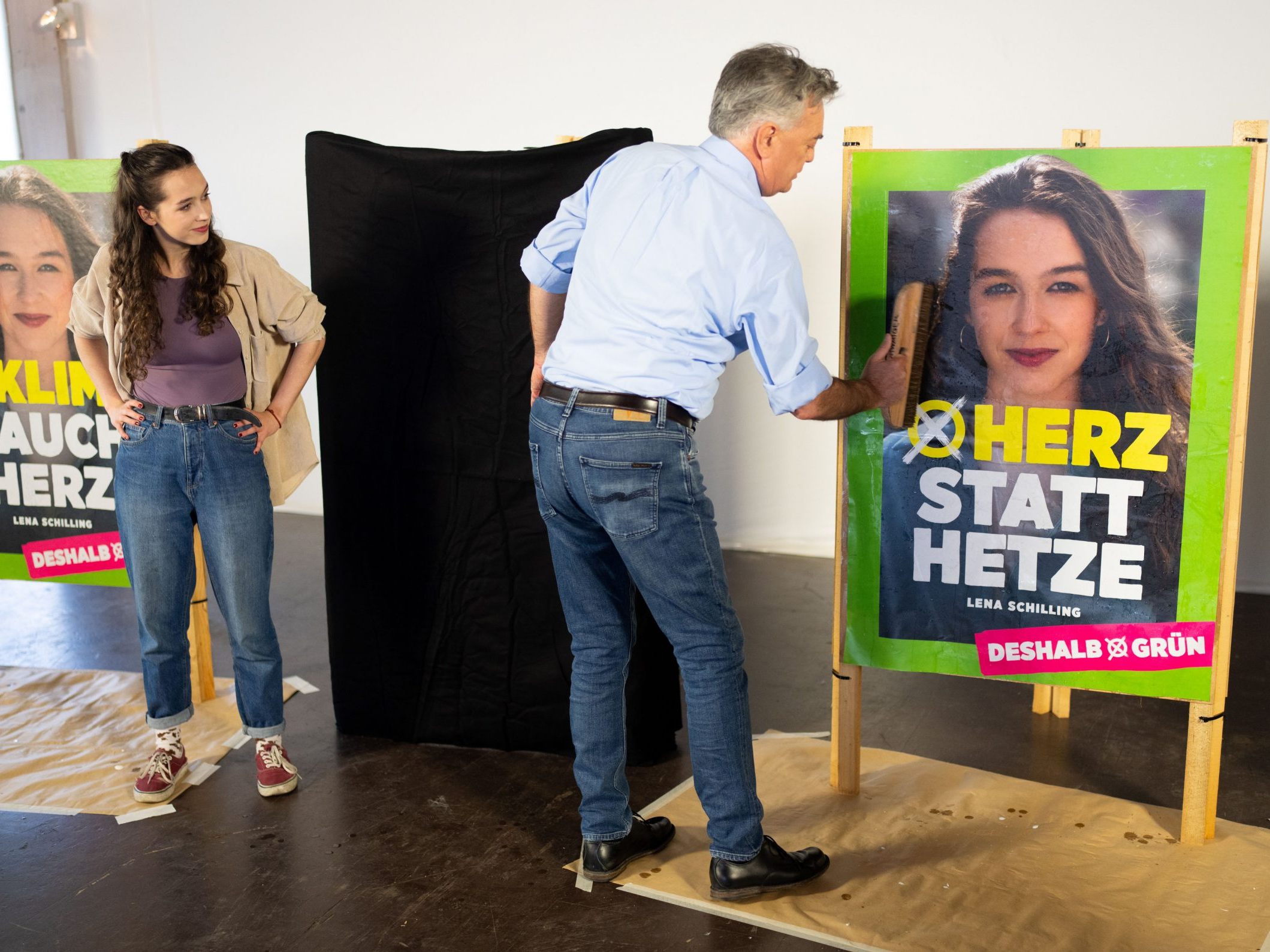 Grünen-EU-Spitzenkandidatin Schilling und Bundessprecher Kogler. Grünen-EU-Spitzenkandidatin Schilling und Bundessprecher Kogler.