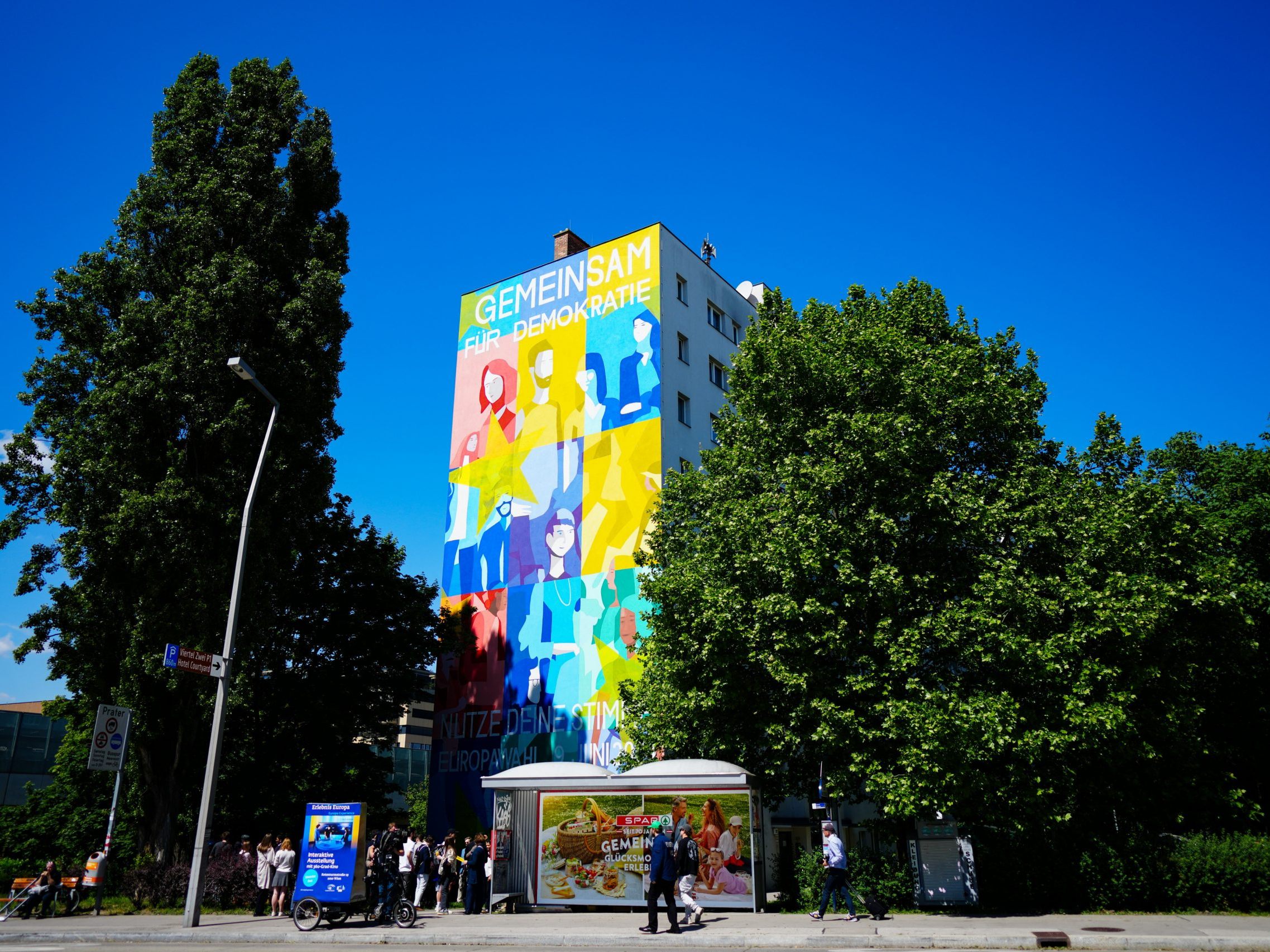 Ein Graffiti zur EU-Wahl soll die Wahlbeteiligung heben. Ein Graffiti zur EU-Wahl soll die Wahlbeteiligung heben.