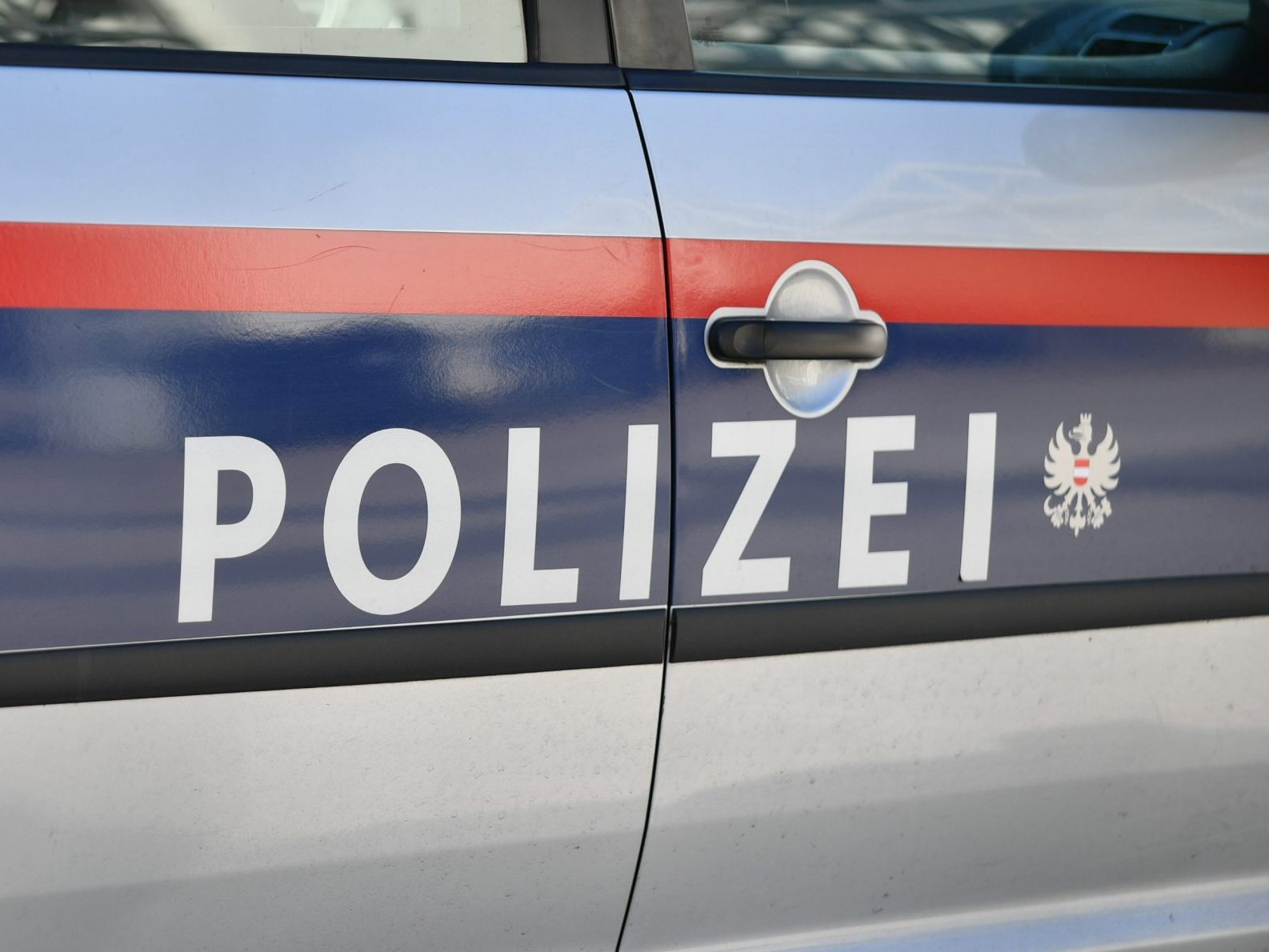 Ein Mann bekam bei einem Streit in Wien-Mariahilf ein Messer in den Bauch. Ein Mann bekam bei einem Streit in Wien-Mariahilf ein Messer in den Bauch.
