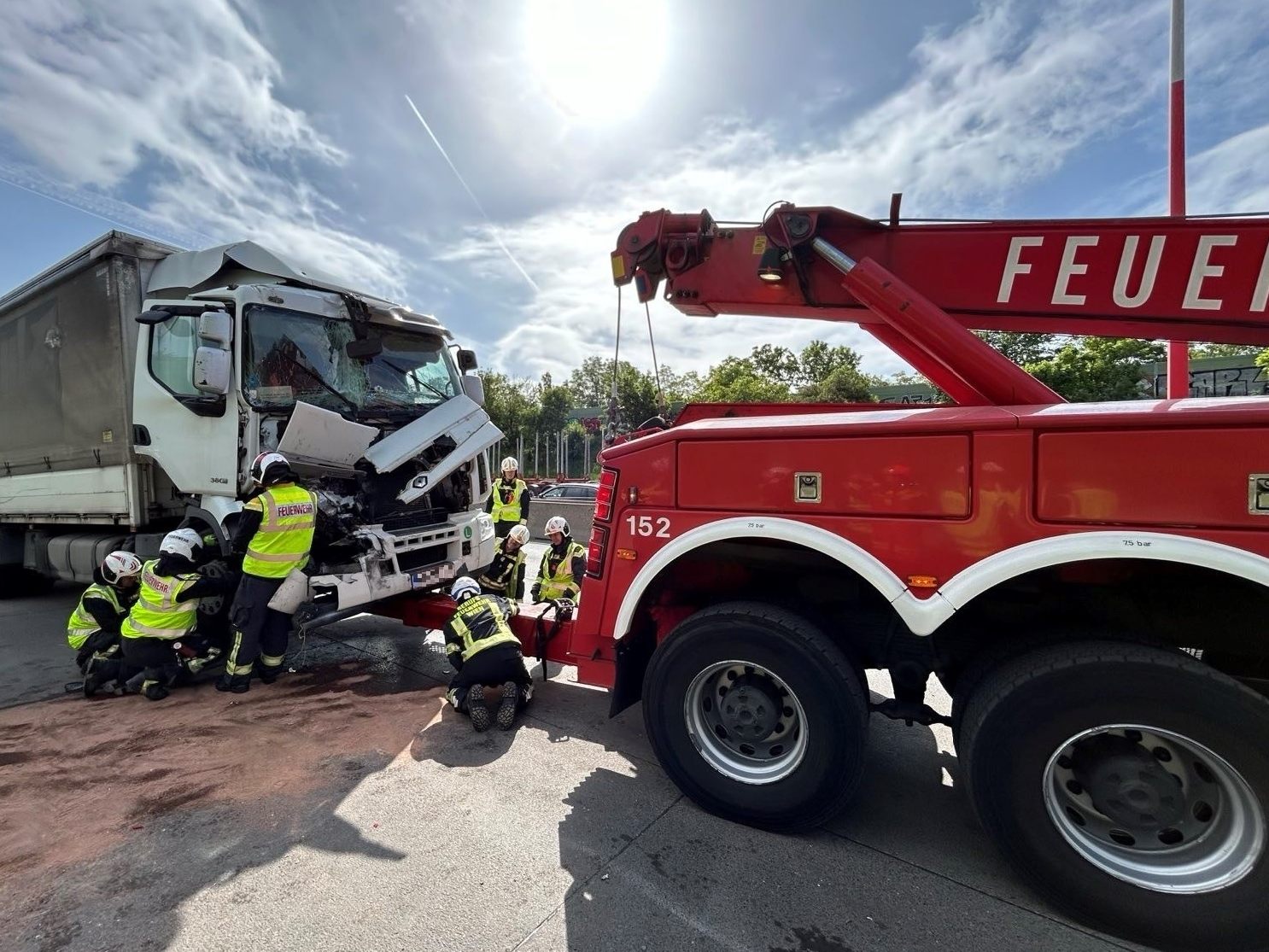 Auf der Wiener Südosttangente ist es zu einem Unfall gekommen. Auf der Wiener Südosttangente ist es zu einem Unfall gekommen.