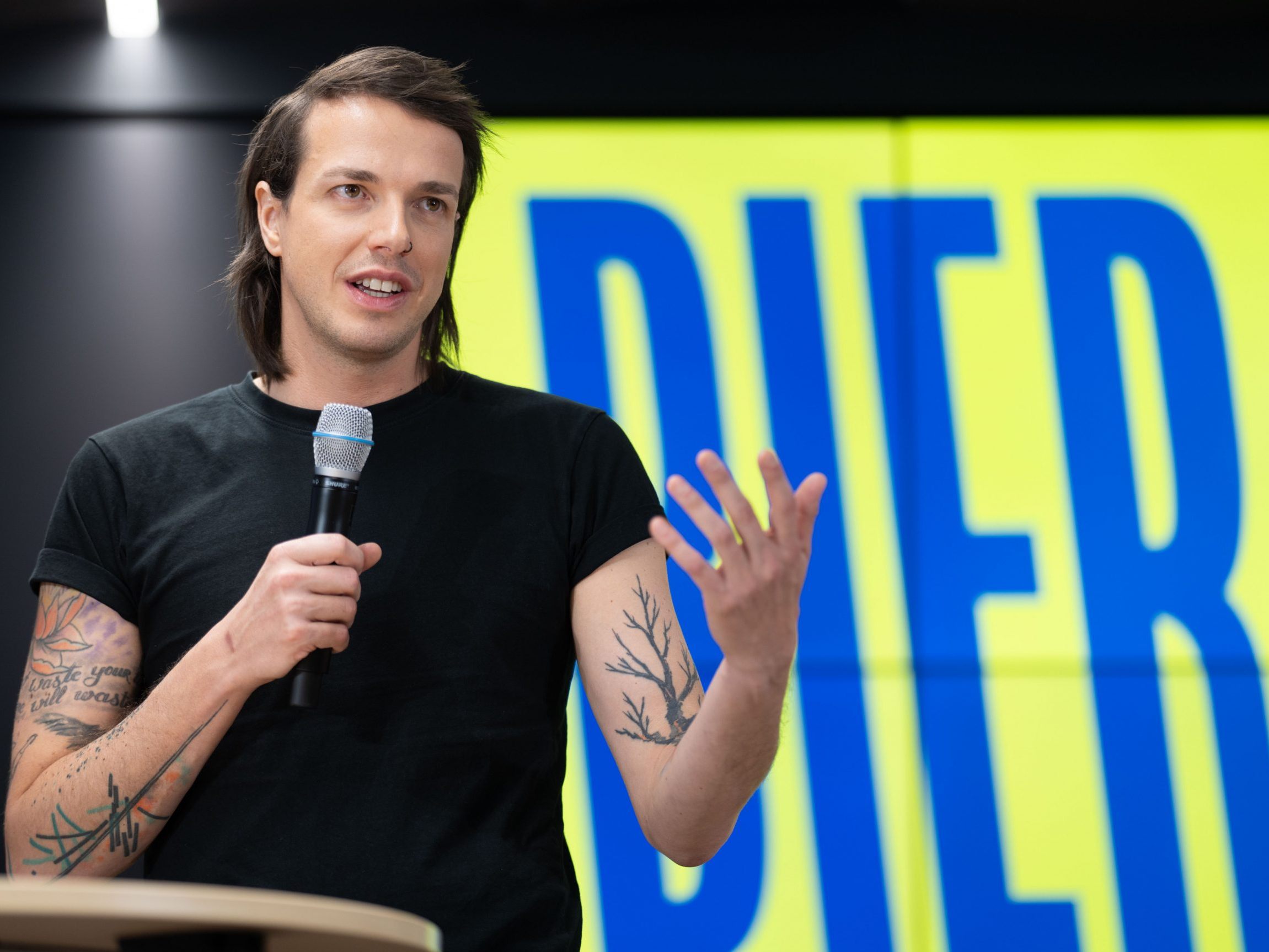 Dominik Wlazny präsentierte erste Bierpartei-Mitstreiter. Dominik Wlazny präsentierte erste Bierpartei-Mitstreiter.