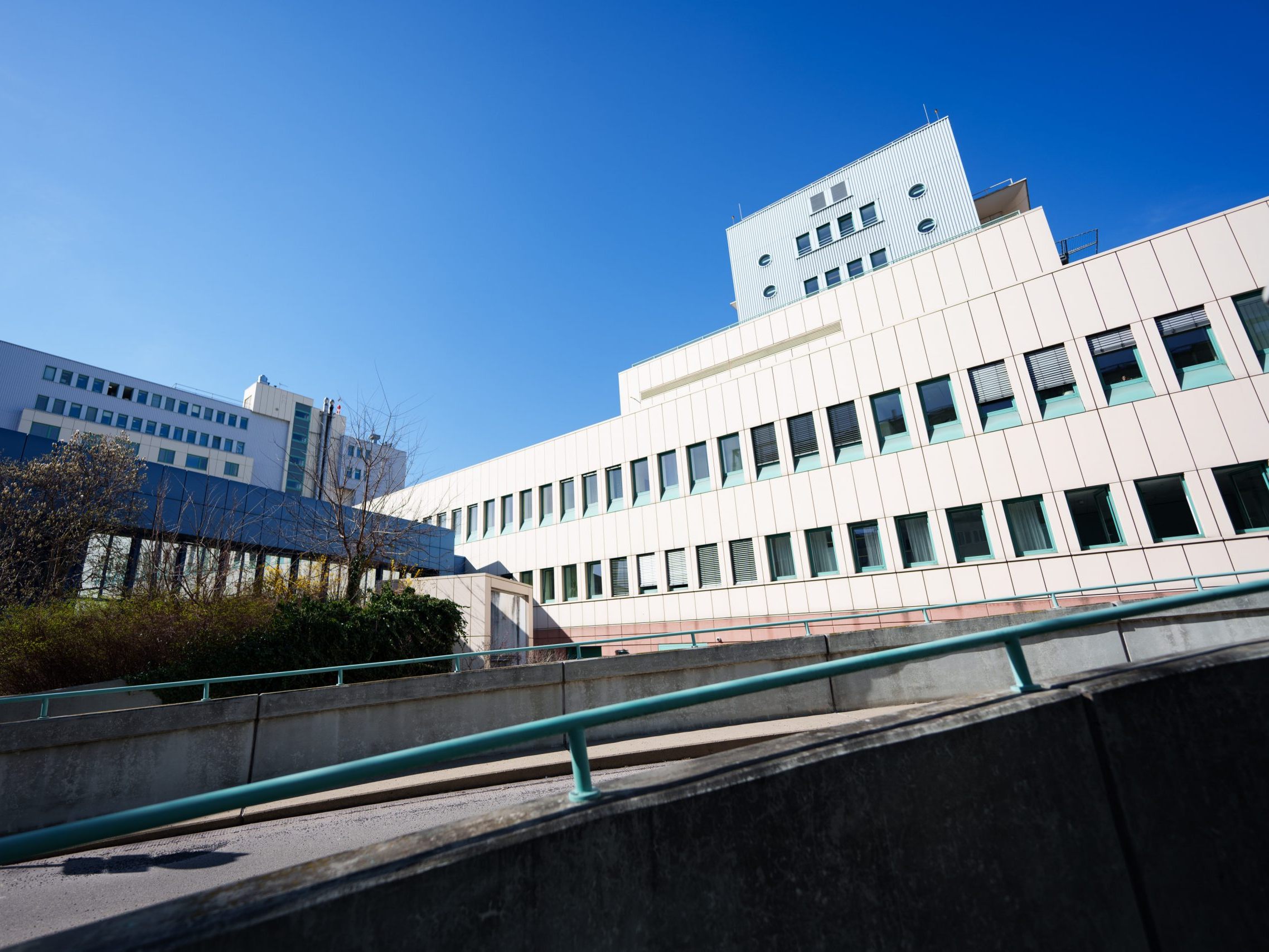 Die Inbetriebnahme der Übergangslösung ist für Anfang 2025 geplant. Die Inbetriebnahme der Übergangslösung ist für Anfang 2025 geplant.