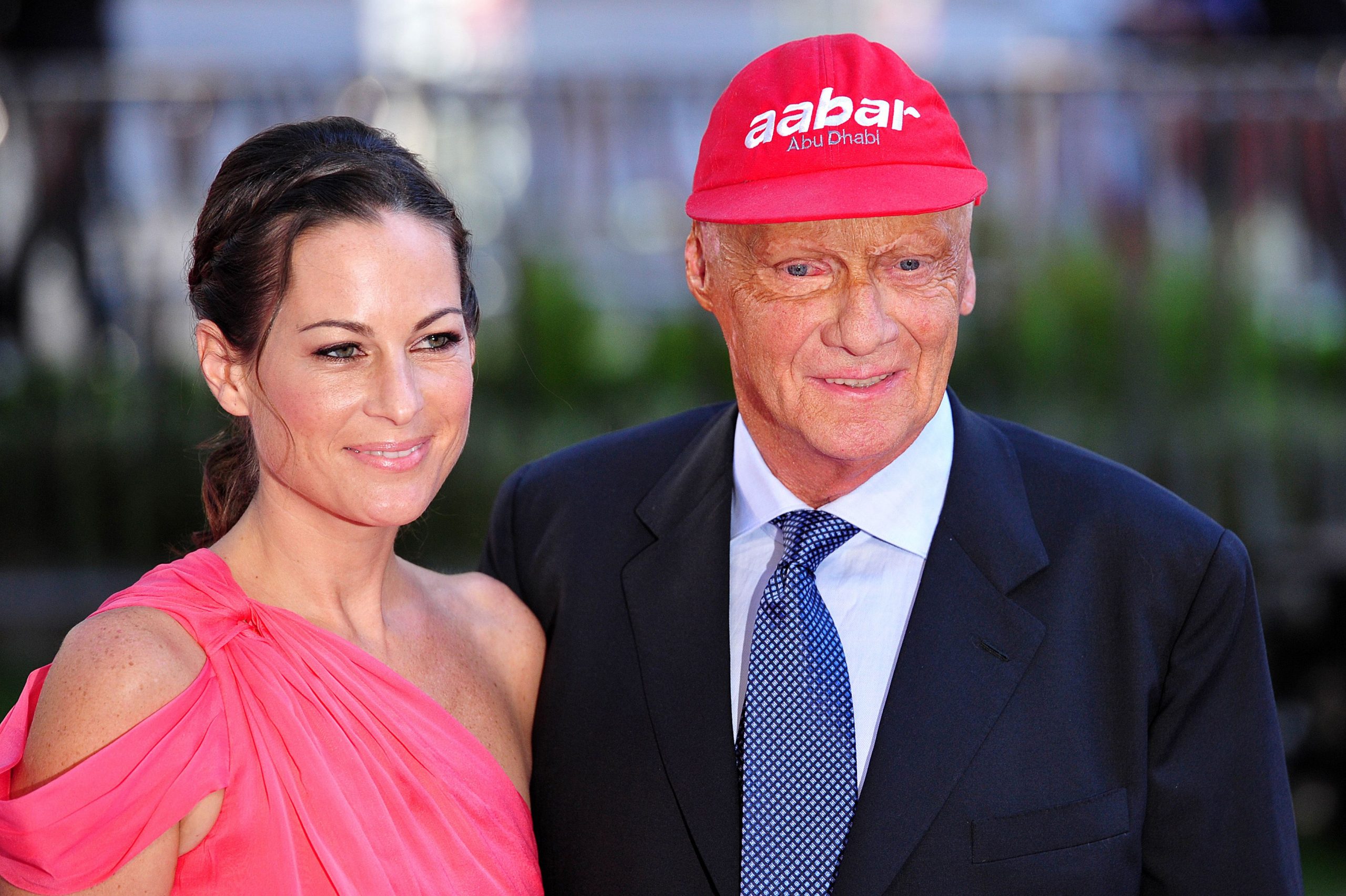 Niki Lauda und seine Frau Birgit bei der "Rush"-Premiere in London am 3. September 2013. - Niki Lauda verstarb mit 70 Jahren, wie seine Familie am 21. Mai 2019 mitteilte. Niki Lauda und seine Frau Birgit bei der "Rush"-Premiere in London am 3. September 2013. - Niki Lauda verstarb mit 70 Jahren, wie seine Familie am 21. Mai 2019 mitteilte.