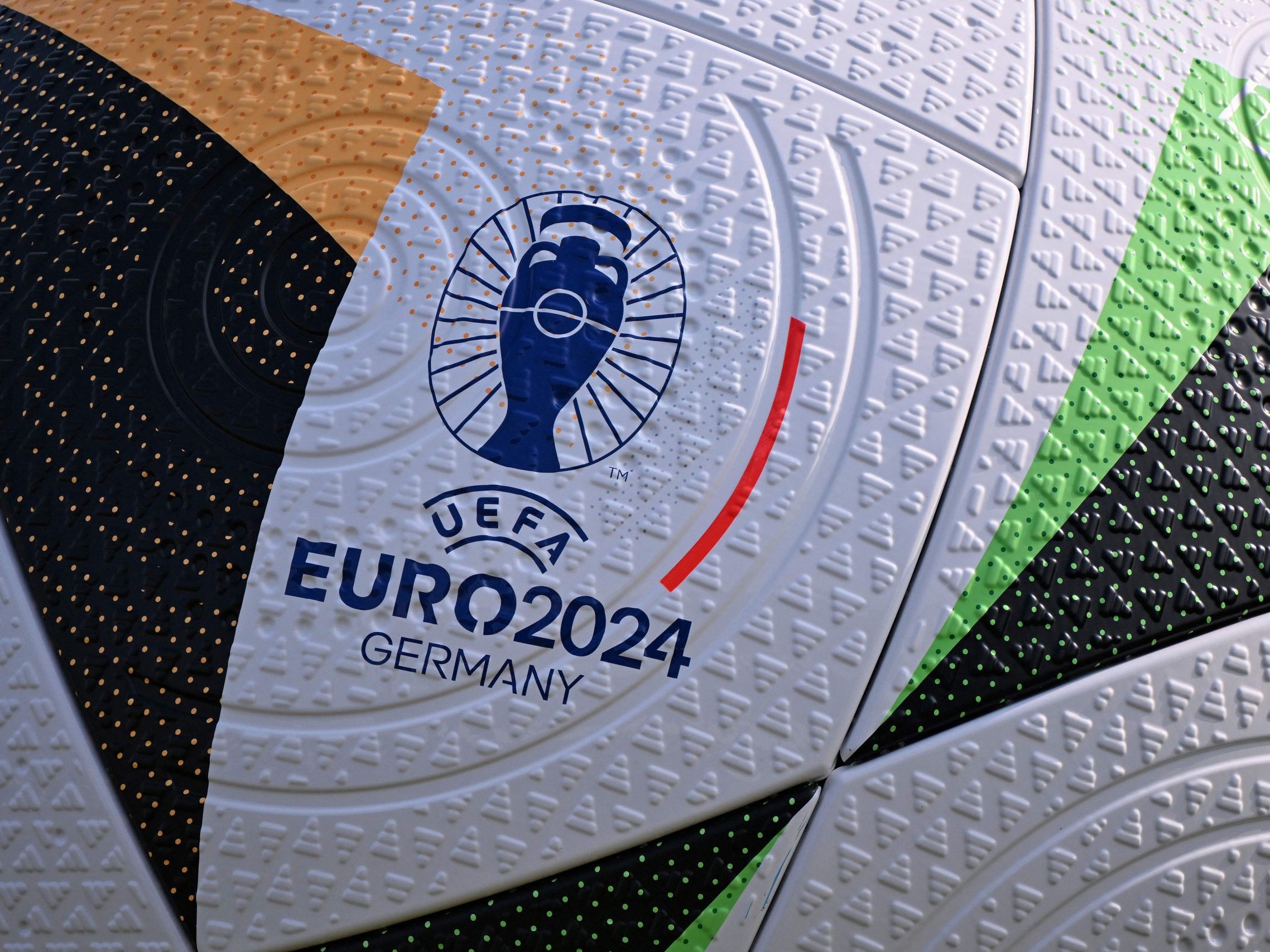 Viele Wiener Wirte wollen die Fußball-EM zeigen. Viele Wiener Wirte wollen die Fußball-EM zeigen.