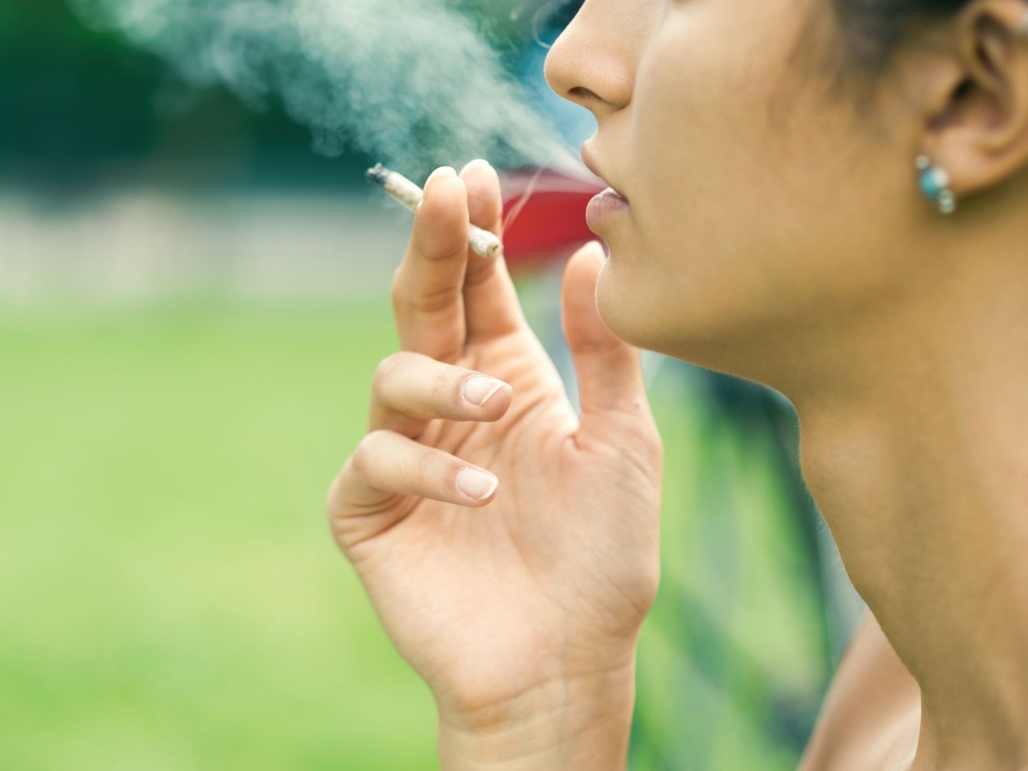 Jugendliche können sich beim Konsum von Cannabis massiv schaden. Jugendliche können sich beim Konsum von Cannabis massiv schaden.