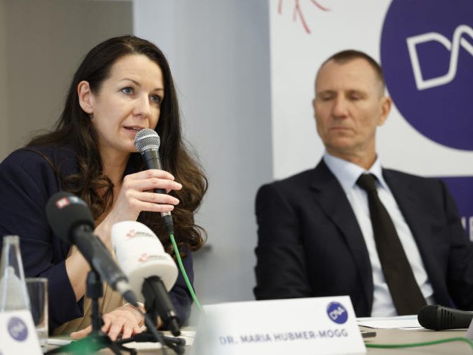 Maria Hubmer-Mogg und Dieter Rautnig während einer Pressekonferenz von "Demokratisch Neutral Authentisch - DNA" am Dienstag, 14. Mai 2025, in Graz. Maria Hubmer-Mogg und Dieter Rautnig während einer Pressekonferenz von "Demokratisch Neutral Authentisch - DNA" am Dienstag, 14. Mai 2025, in Graz.