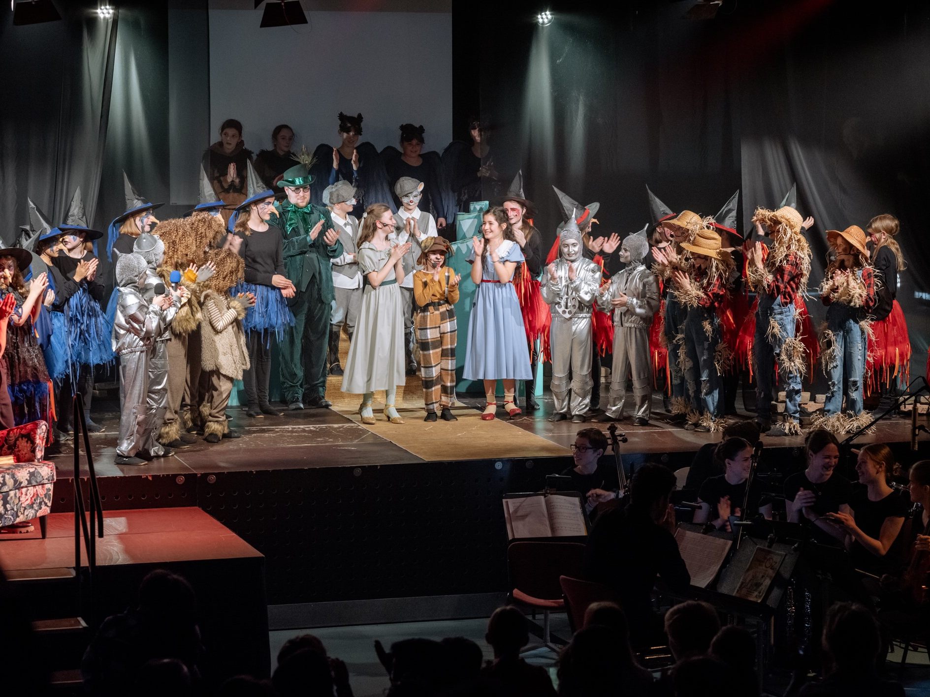 Großes Musiktheater von vielen jungen Künstlern: Das Kindermusical der Musikschule Feldkirch begeisterte in vier Shows das Publikum. Großes Musiktheater von vielen jungen Künstlern: Das Kindermusical der Musikschule Feldkirch begeisterte in vier Shows das Publikum.