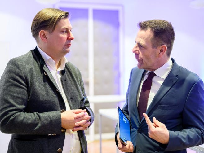 AFD-Spitzenkandidat für die EU-Wahl Maximilian Krah und FPÖ Spitzenkandidat für die EU-Wahl Harald Vilimsky.