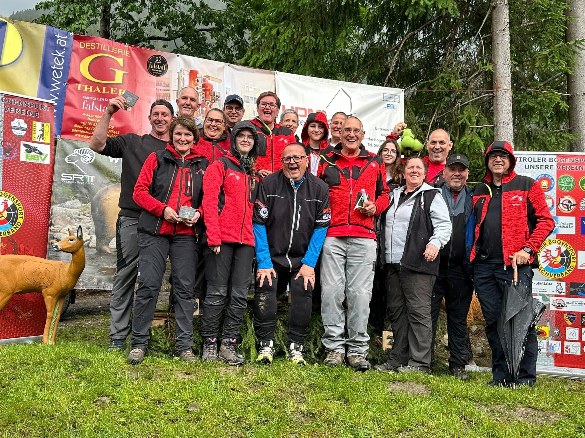 Gruppenbild der Teilnehmer.
