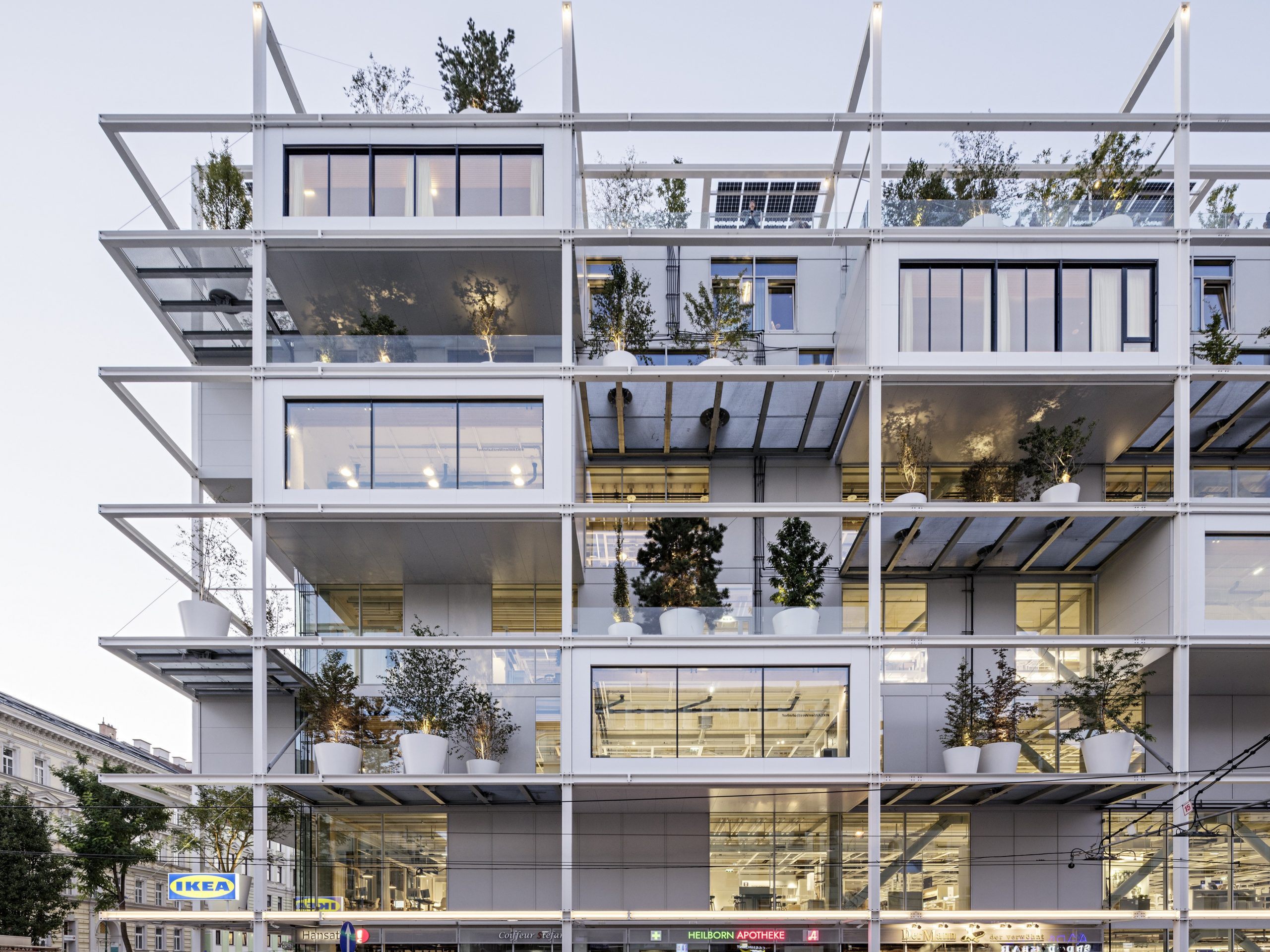Bei IKEA Wien Westbahnhof stehen Innovation, Design und Nachhaltigkeit im Mittelpunkt. Bei IKEA Wien Westbahnhof stehen Innovation, Design und Nachhaltigkeit im Mittelpunkt.